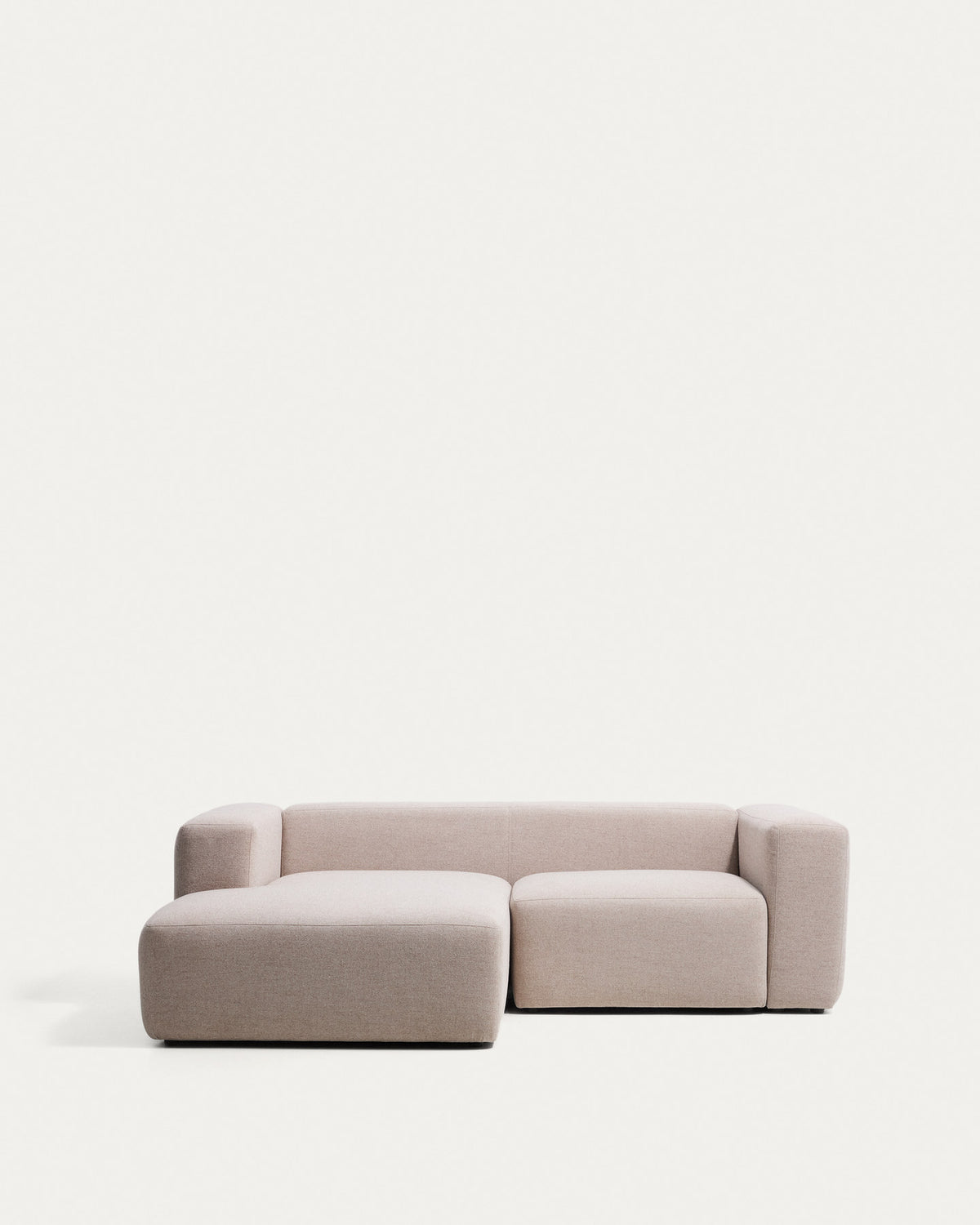 2-Sitzer-Sofa Blok mit Chaiselongue links in beiger Chenille, 240 cm, FSC Mix Credit in Beige präsentiert im Onlineshop von KAQTU Design AG. L-Sofa links ist von Kave Home