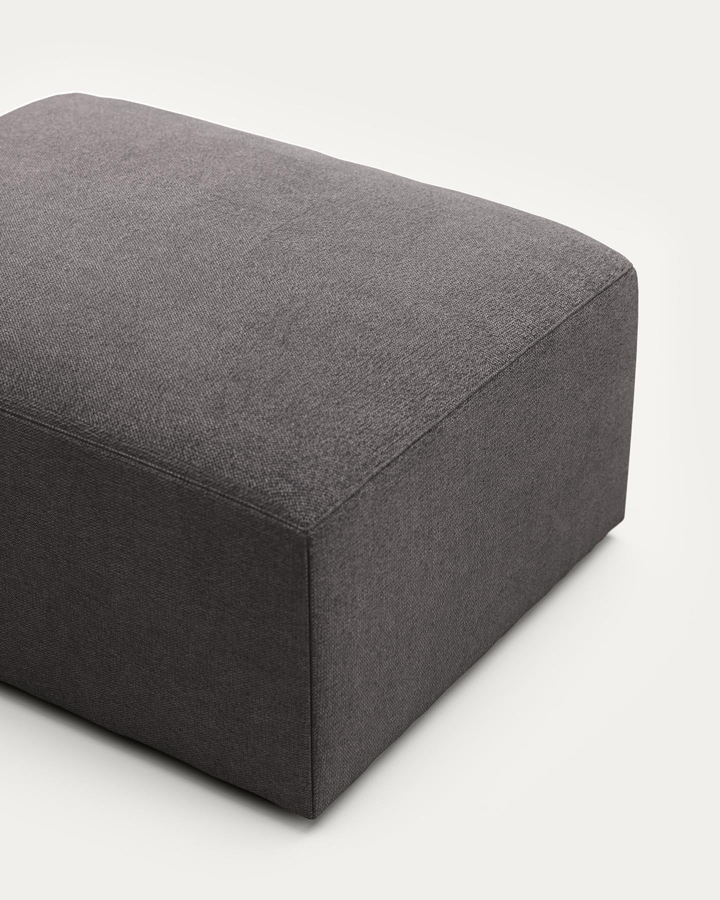 Fussablage Blok, schwer entflammbar mit grauer Chenille, 90 x 74 cm in Grau präsentiert im Onlineshop von KAQTU Design AG. Pouf ist von Kave Home