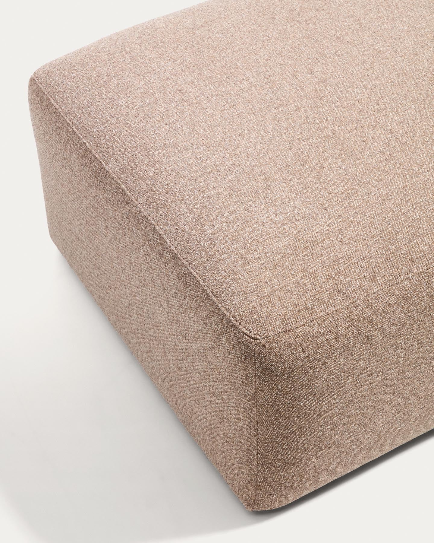 Fussablage Blok in brauner Chenille, 90 x 74 cm, FSC Mix Credit in Taupe präsentiert im Onlineshop von KAQTU Design AG. Pouf ist von Kave Home