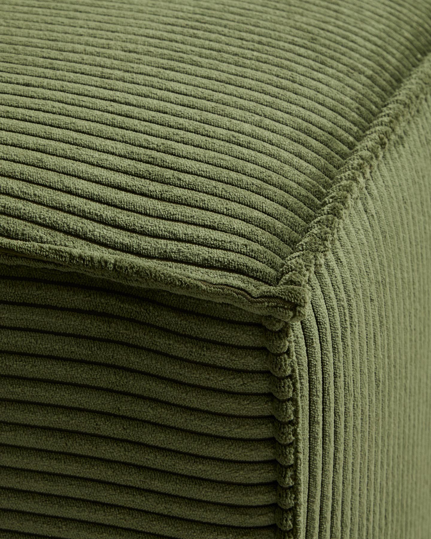 Pouf-Randmodul Blok in grünem Cord, 90 x 104 cm, FSC Mix Credit in Grün präsentiert im Onlineshop von KAQTU Design AG. Pouf ist von Kave Home