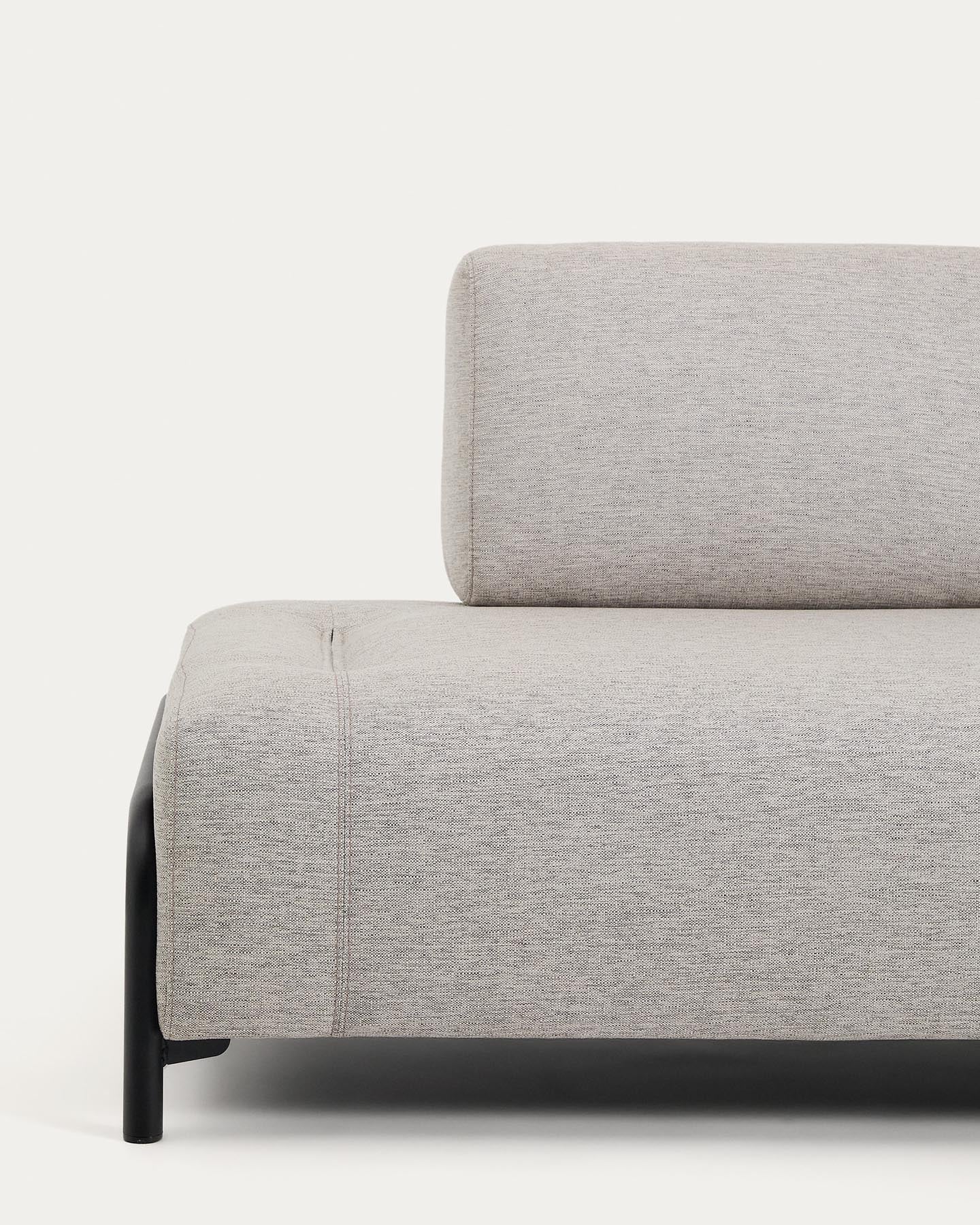 Erleben Sie das elegante 2-Sitzer-Modul Compo in Graubeige mit schwarzem Metallgestell – perfekt für stilvolle Räume und nachhaltigen Genuss.