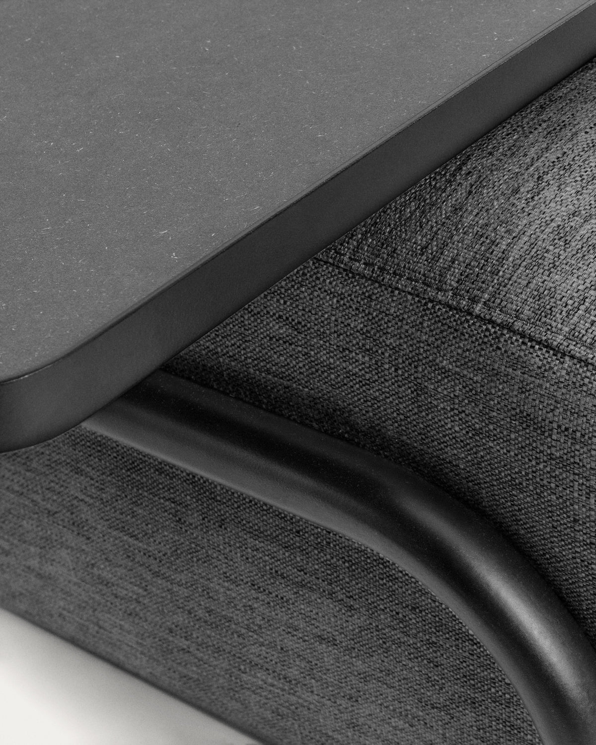Compo 3-Sitzer Modul dunkelgrau 232 cm in Schwarz präsentiert im Onlineshop von KAQTU Design AG. 3er Sofa ist von Kave Home