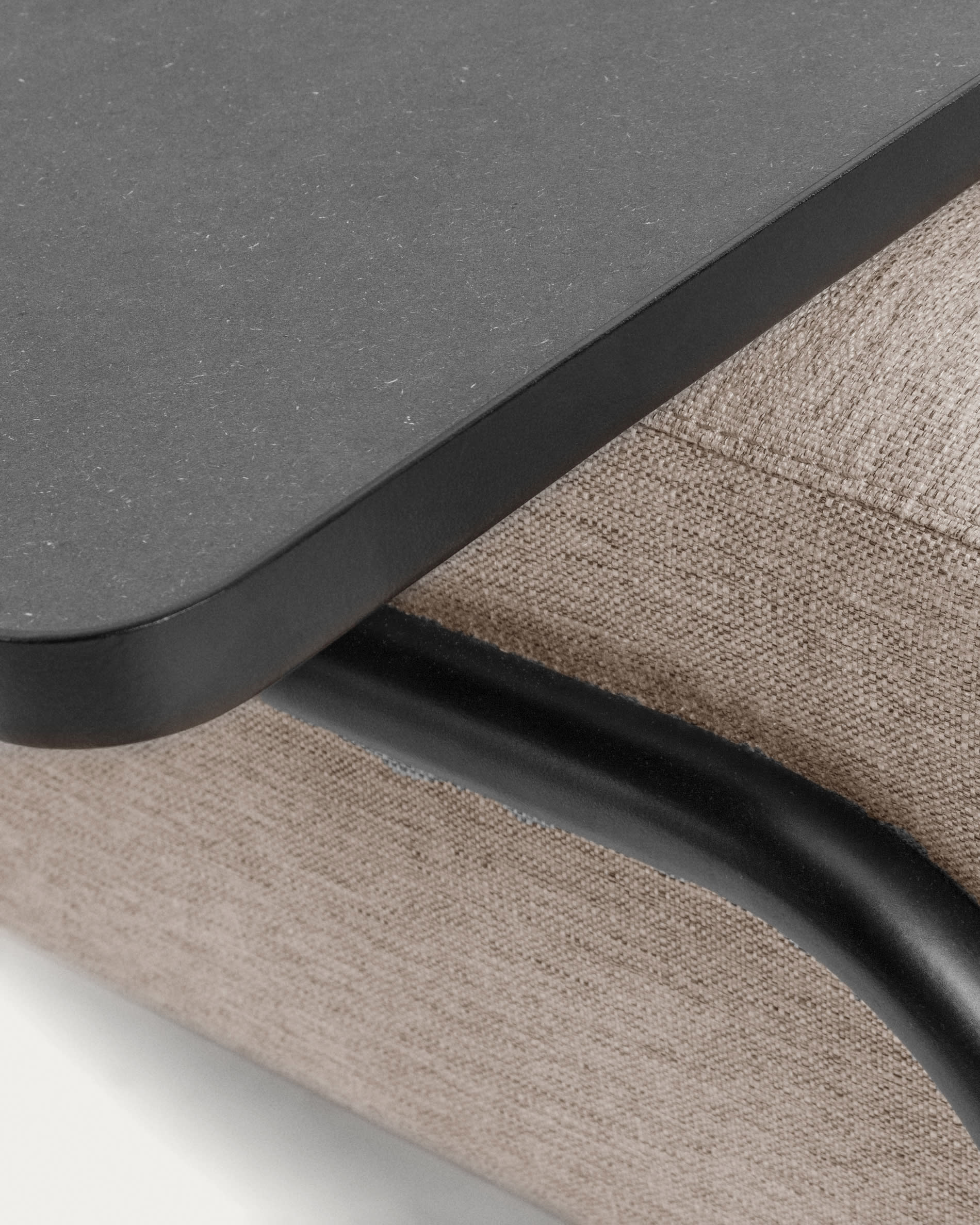 Beige-graues 3-Sitzer Modul von Kave Home, 232 cm, ideal für gemütliche Stunden und stilvolle Einrichtung in jedem Wohnzimmer.