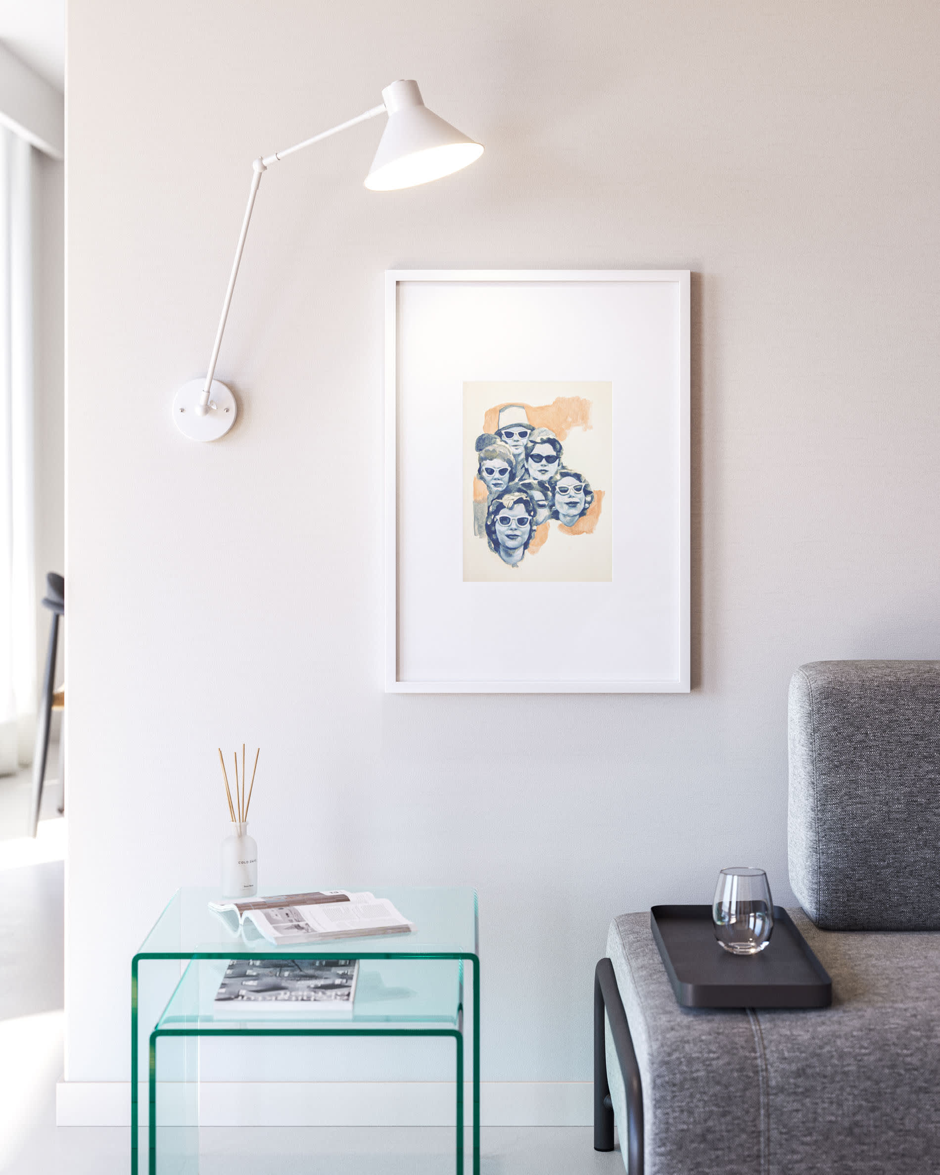 Elegantes 3-Sitzer Sofa in Dunkelgrau, 232 cm, mit integriertem Tablett. Modernes Design von Kave Home für stilvolle Wohnräume.