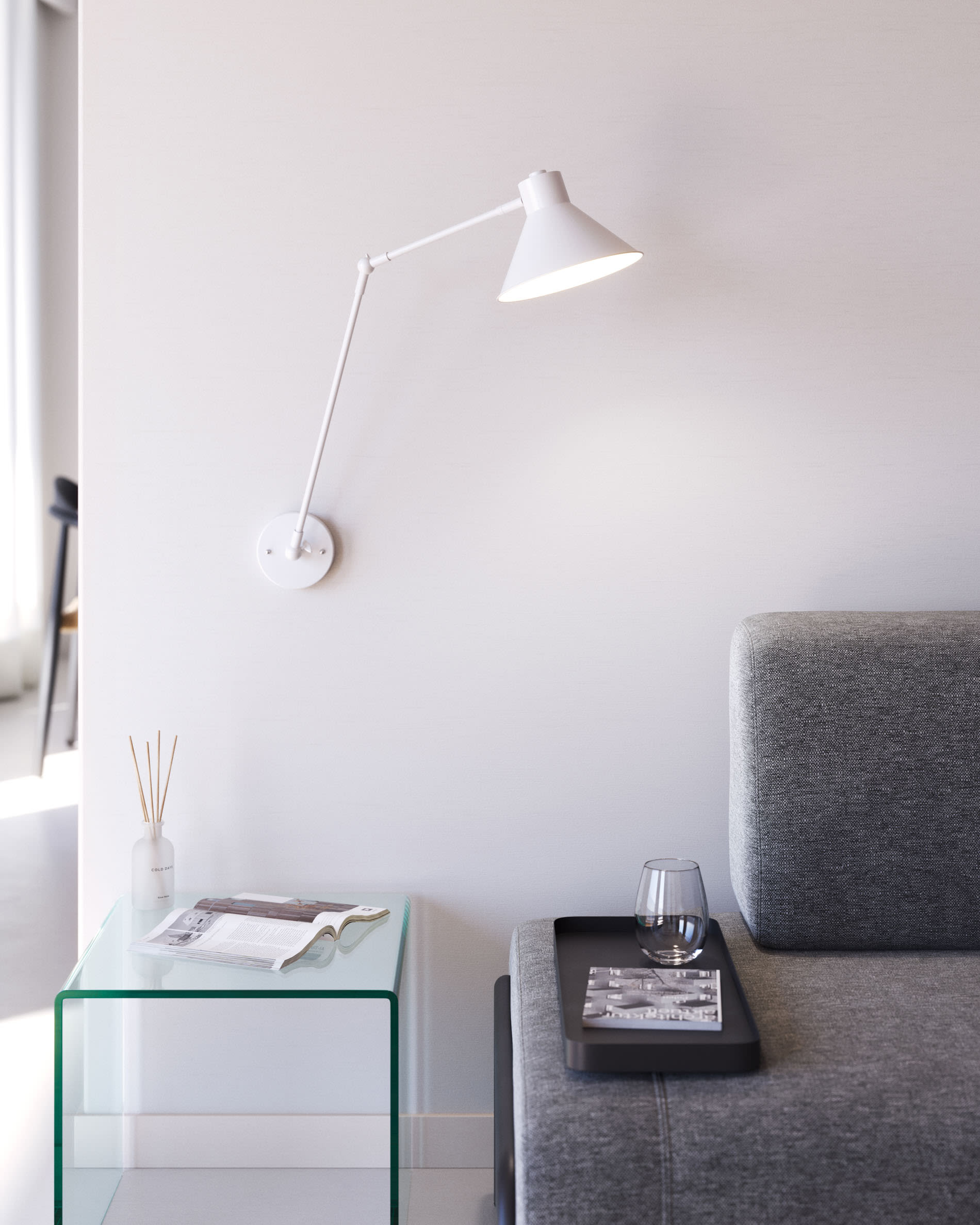 Stilvolles 3-Sitzer Sofa in Dunkelgrau, 232 cm, mit praktischem Tablett. Perfekt für zeitgemässe Wohnräume von Kave Home.