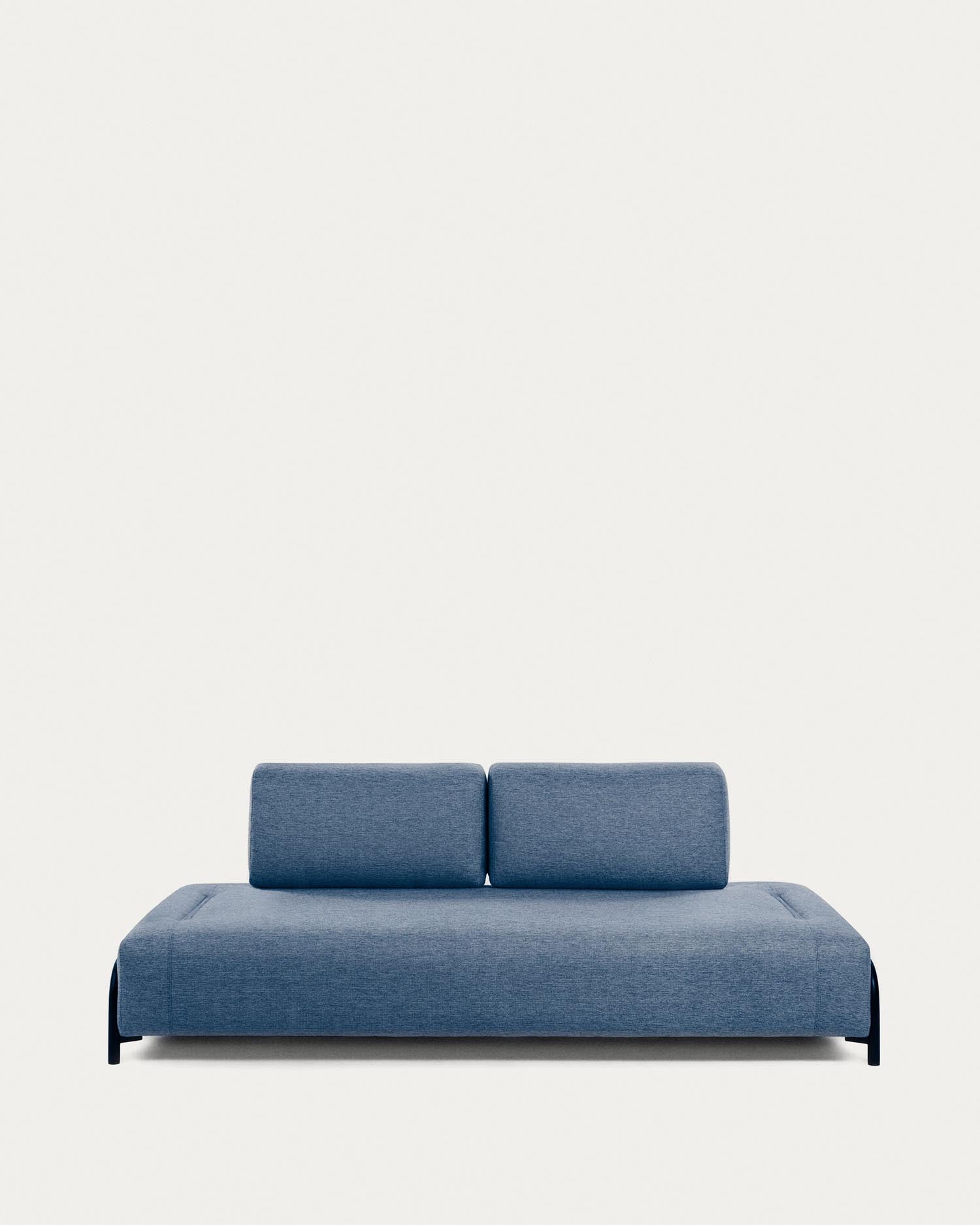 Das Compo 3-Sitzer Sofa von Kave Home in Blau (232 cm) bietet modernes Design und Komfort für Ihr stilvolles Wohnzimmer.