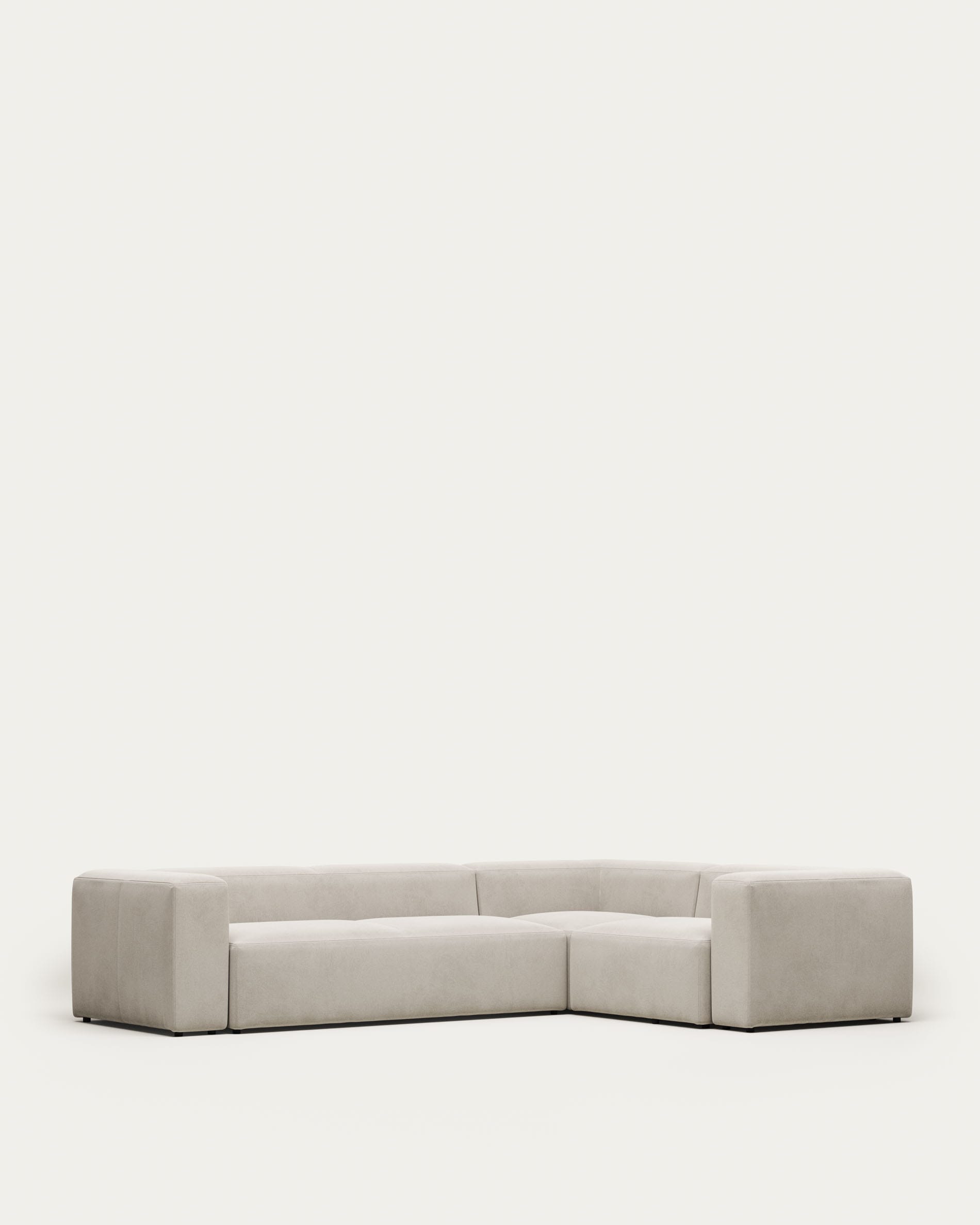 3D-Modell eines eleganten, beigen 4-Sitzer-Ecksofas von Kave Home, 320x230 cm, modernes Design, AR-kompatibel.