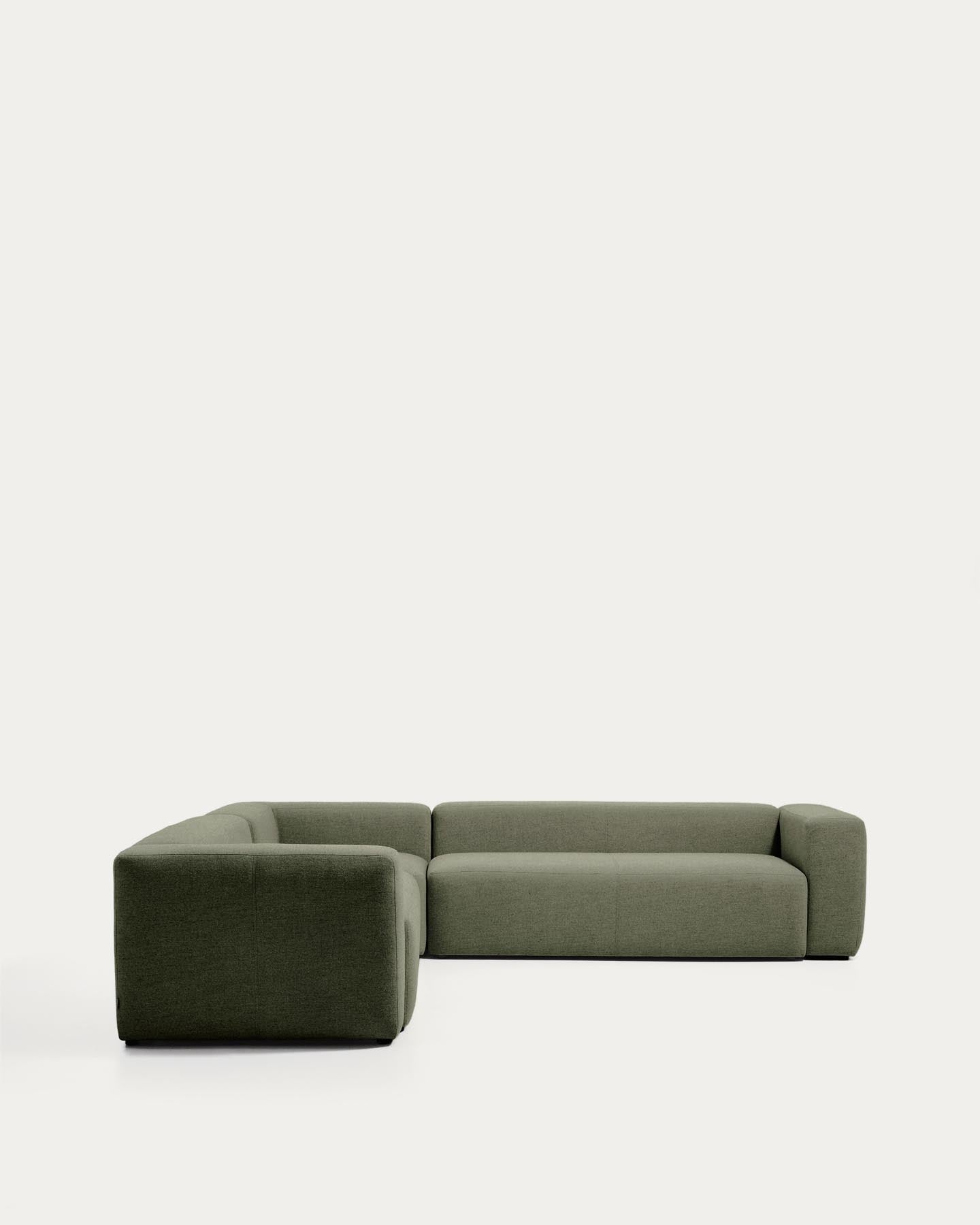 5-Sitzer-Ecksofa Blok in moosgrüner Chenille, 320 x 320 cm, FSC Mix Credit in Grün präsentiert im Onlineshop von KAQTU Design AG. Ecksofa ist von Kave Home