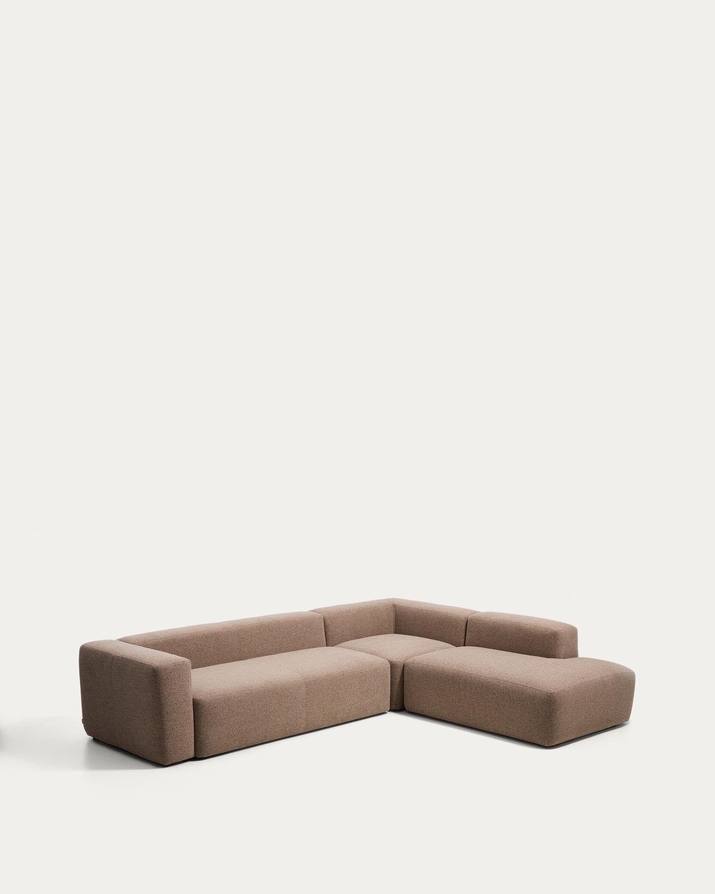 5-Sitzer-Ecksofa Blok mit Randmodul links in brauner Chenille, 320 x 255 cm, FSC Mix Credit in Taupe präsentiert im Onlineshop von KAQTU Design AG. L-Sofa links ist von Kave Home