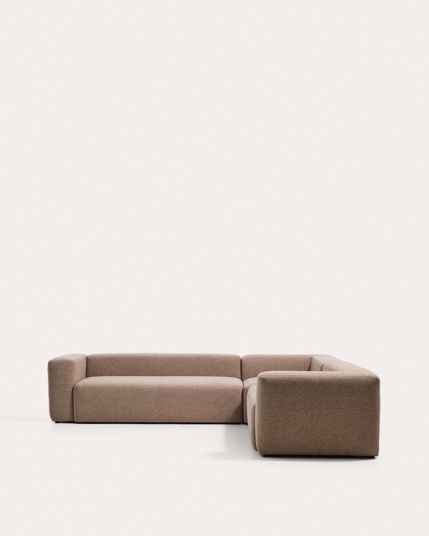 5-Sitzer-Ecksofa Blok in brauner Chenille, 320 x 290 cm / 290 x 320 cm, FSC Mix Credit in Taupe präsentiert im Onlineshop von KAQTU Design AG. Ecksofa ist von Kave Home
