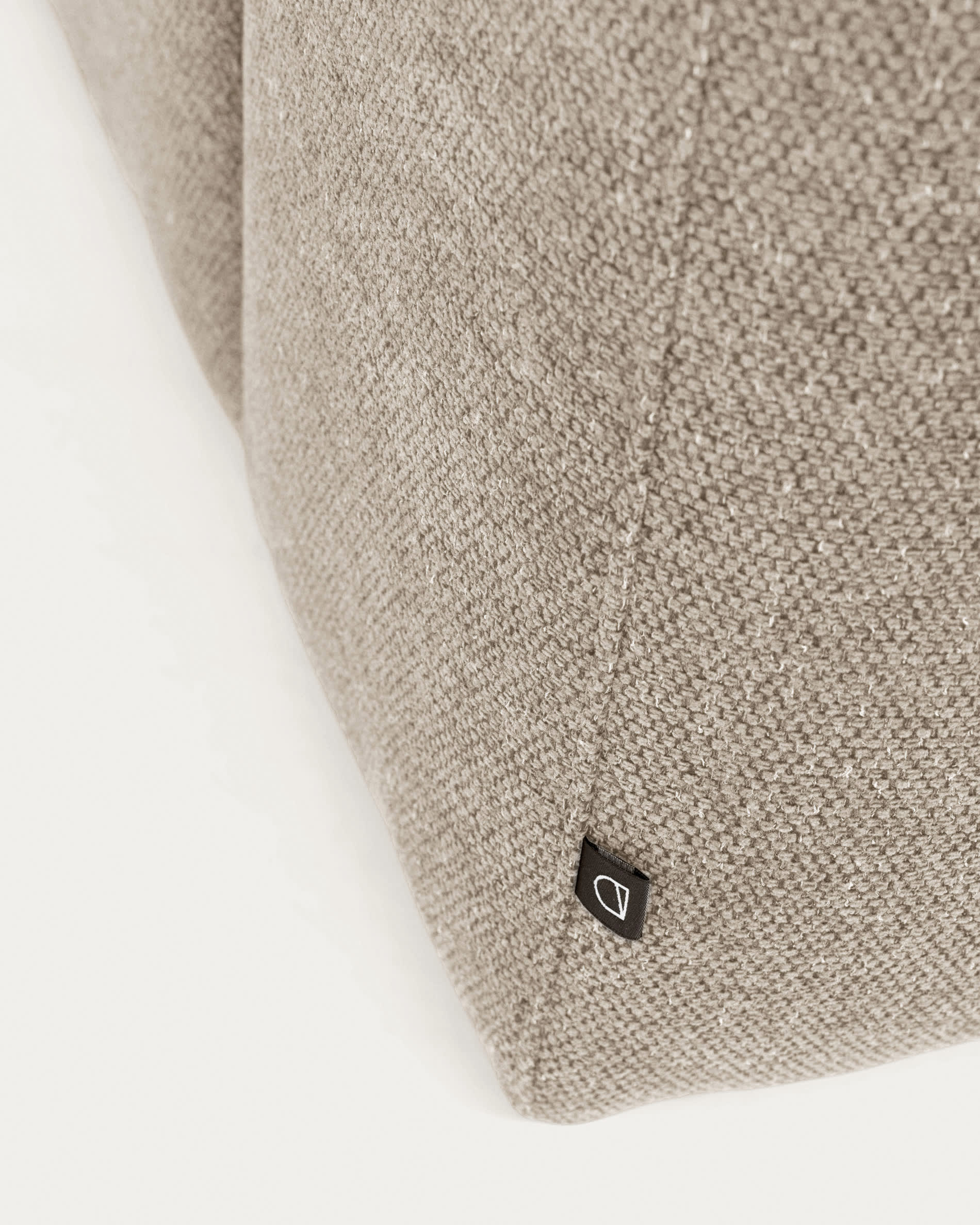 Erlebe das Blok 3-Sitzer Sofa in Beige mit rechter Chaiselongue. Komfortabel, modern und umweltfreundlich – perfekt für dein Zuhause!