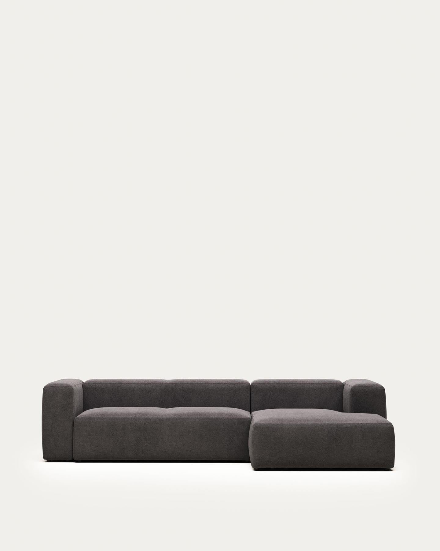 3-Sitzer-Sofa Blok mit Chaiselongue rechts, schwer entflammbar mit grauer Chenille, 300 cm in Grau präsentiert im Onlineshop von KAQTU Design AG. 3er Sofa ist von Kave Home