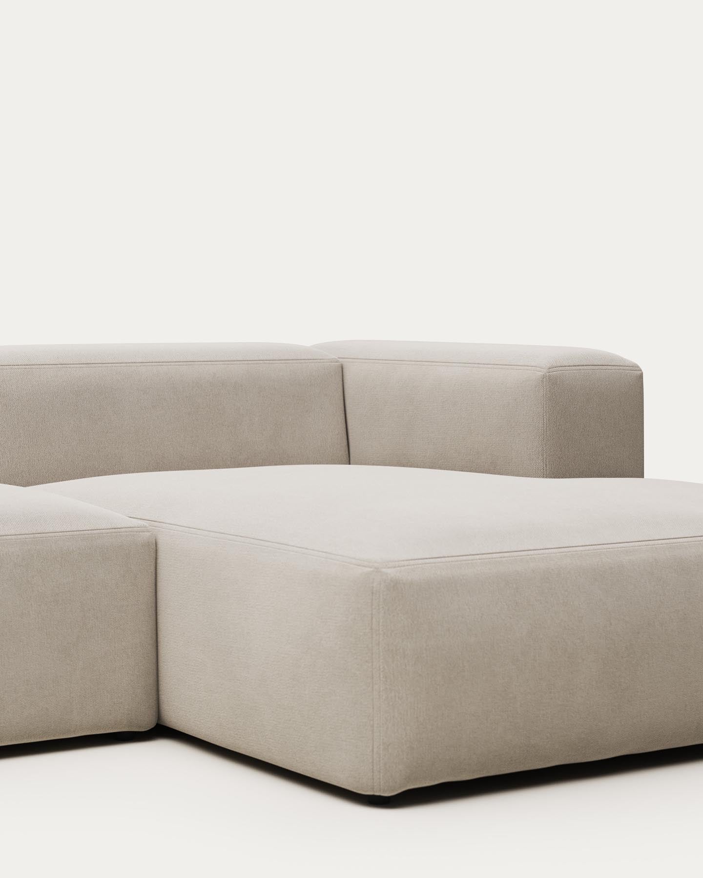 3-Sitzer-Sofa Blok mit Chaiselongue rechts, schwer entflammbar mit weisser Chenille, 300 cm in Grau präsentiert im Onlineshop von KAQTU Design AG. 3er Sofa ist von Kave Home