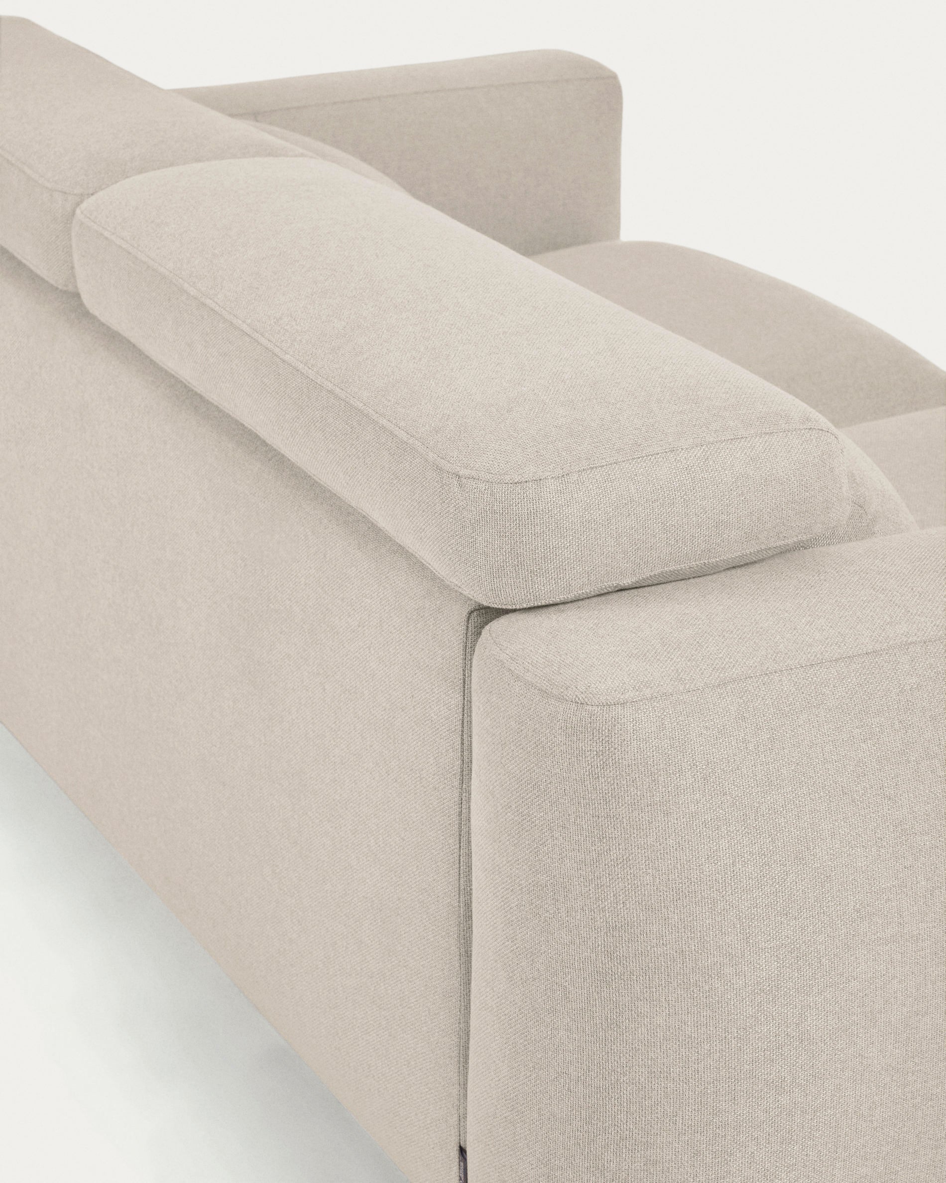 Singa 3-Sitzer Sofa mit verstellbarer Kopfstütze und ausziehbarem Sitz weiß 215 cm in Ecru präsentiert im Onlineshop von KAQTU Design AG. 3er Sofa ist von Kave Home