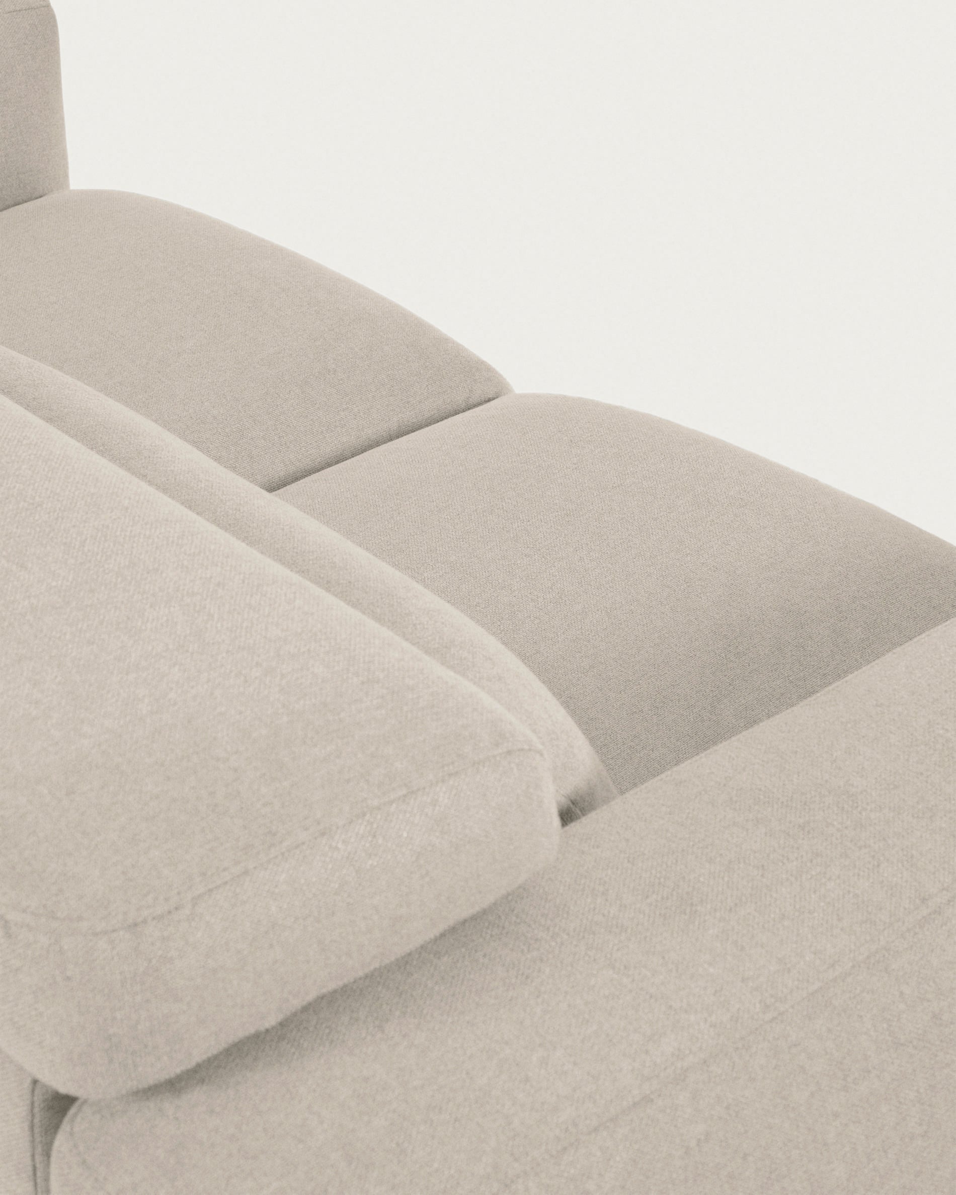 Singa 3-Sitzer Sofa mit verstellbarer Kopfstütze und ausziehbarem Sitz weiß 215 cm in Ecru präsentiert im Onlineshop von KAQTU Design AG. 3er Sofa ist von Kave Home