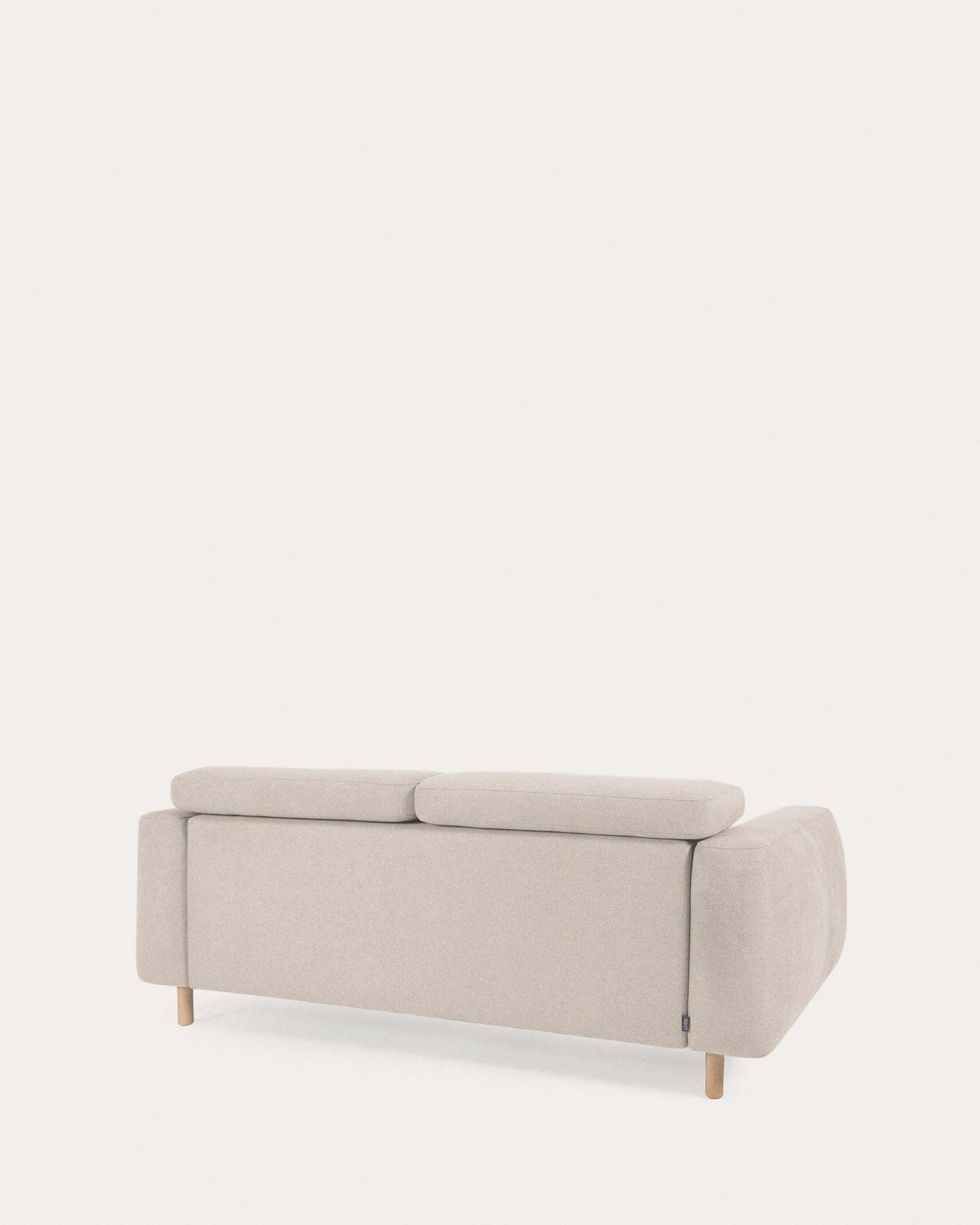 Singa 3-Sitzer Sofa mit verstellbarer Kopfstütze und ausziehbarem Sitz weiß 215 cm in Ecru präsentiert im Onlineshop von KAQTU Design AG. 3er Sofa ist von Kave Home