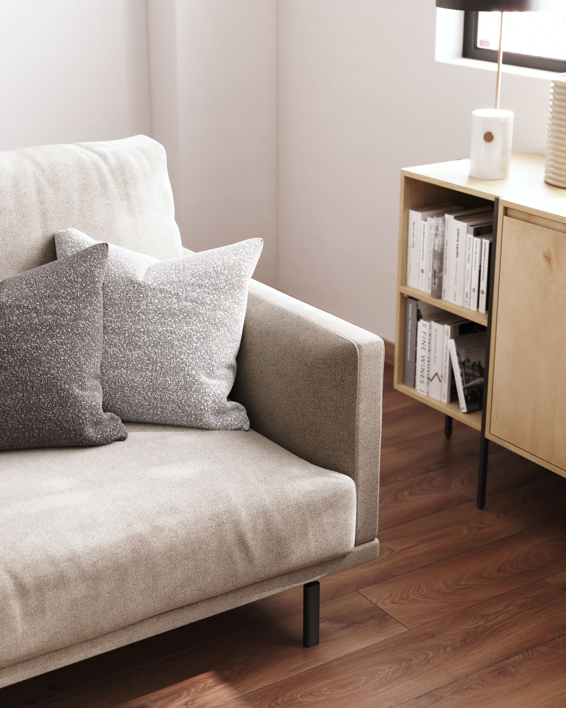 Entdecken Sie das elegante Galene 2-Sitzer Sofa in Beige von Kave Home. Nachhaltig, minimalistisch und perfekt für Ihr Wohnzimmer.
