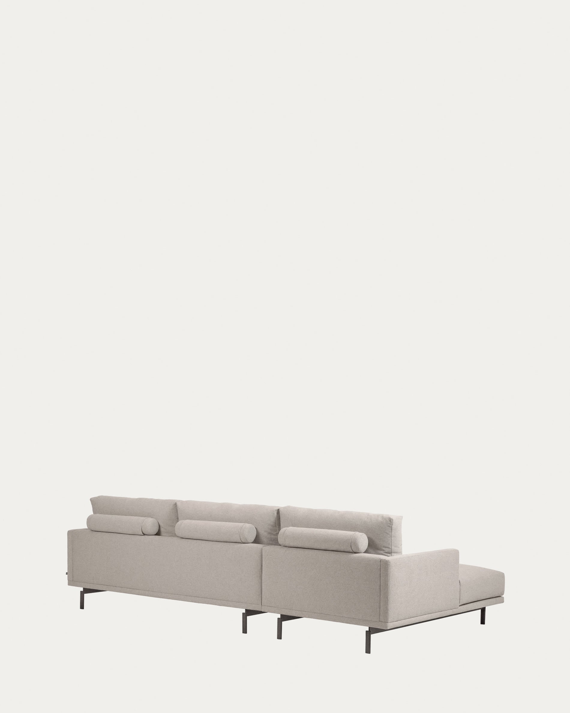 Entdecken Sie das Galene 3-Sitzer Sofa in elegantem Beige mit Chaiselongue links – der perfekte Mix aus Stil, Komfort und Nachhaltigkeit für Ihr Zuhause.