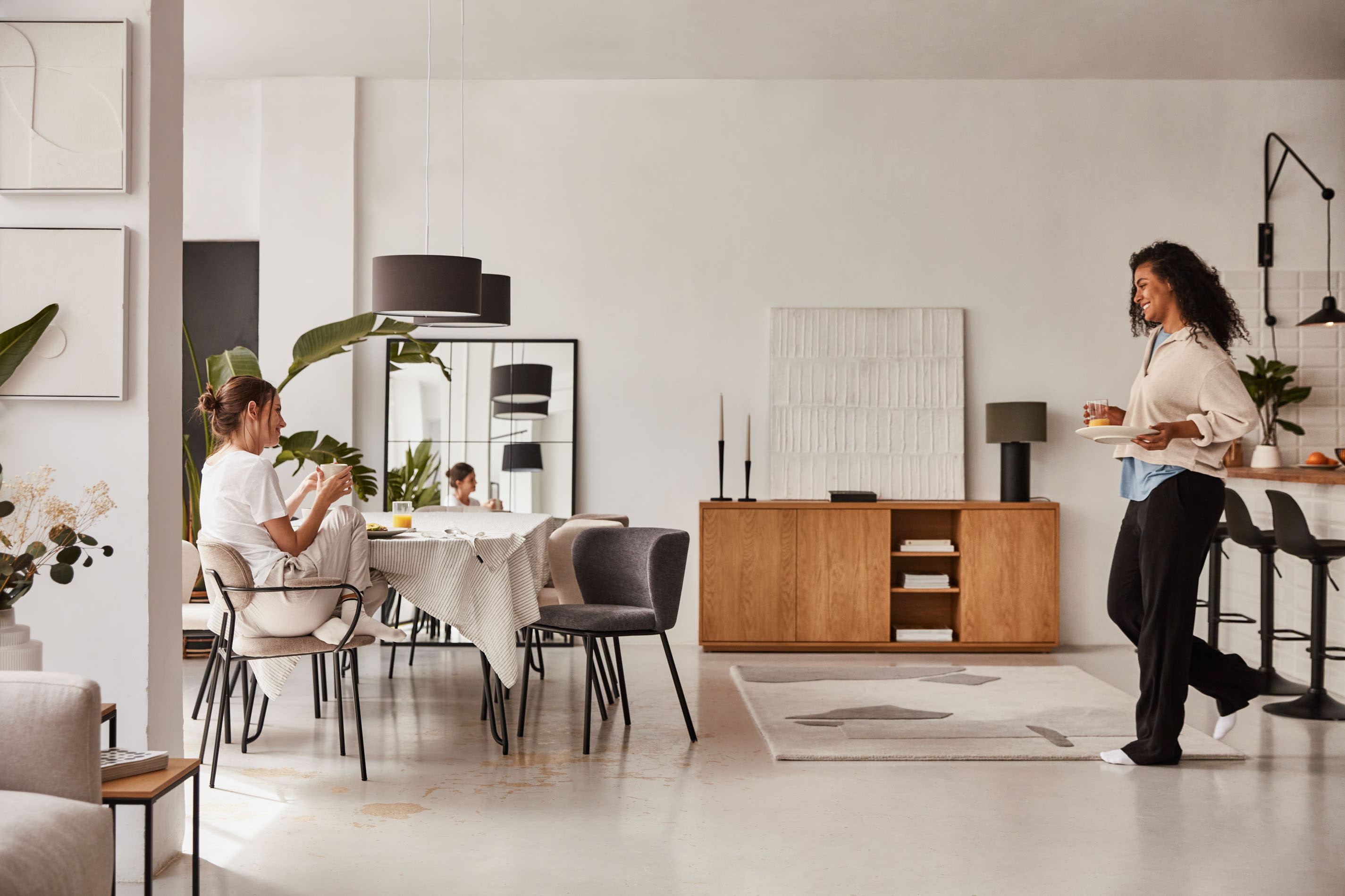 Erleben Sie das Galene 3-Sitzer Sofa in stilvollem Beige mit linksseitiger Chaiselongue – ideal für modernes Wohnen und nachhaltigen Komfort.