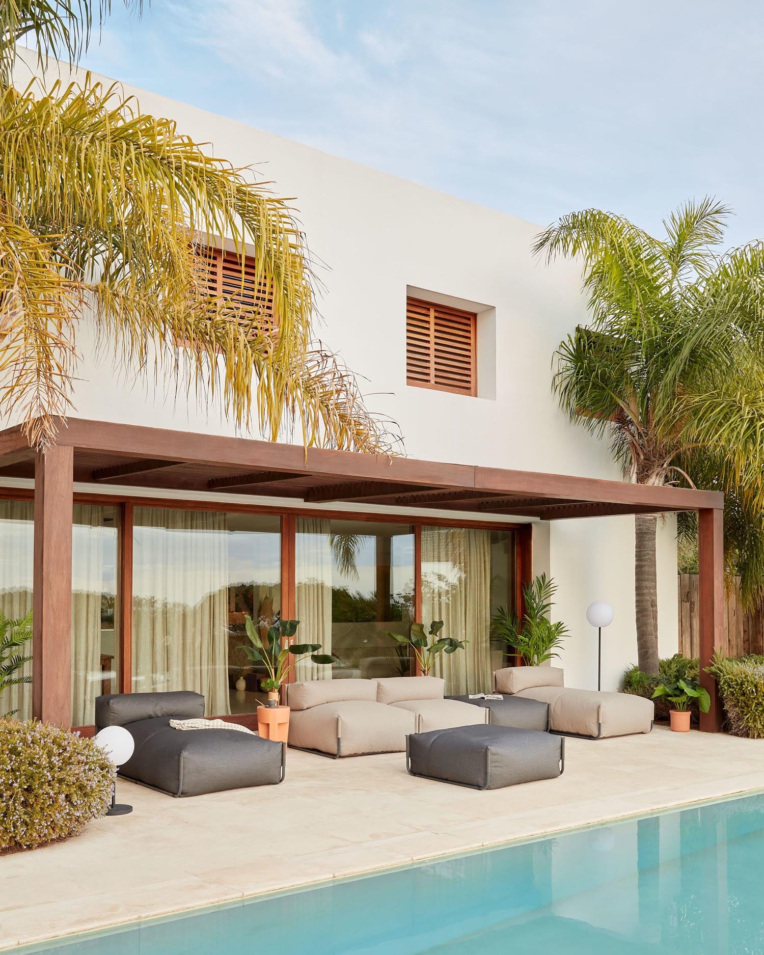 Modulares Outdoor-Sofa in elegantem Grün mit stabiler Rückenlehne. Perfekt für Garten und Terrasse, 101x101cm, wetterfest und pflegeleicht.