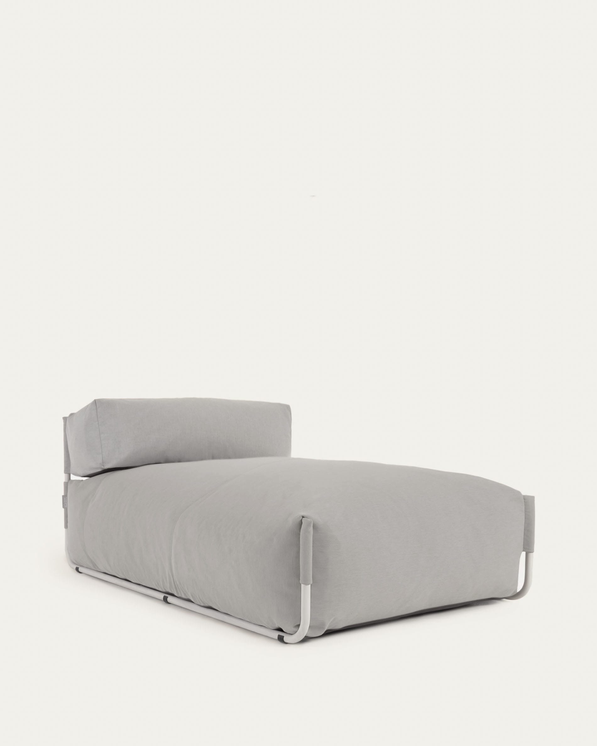 Entdecke das Square Pouf Modularsofa longue mit Rückenlehne von Kave Home. Wetterfest, elegant und komfortabel – ideal für deinen Outdoor-Bereich!