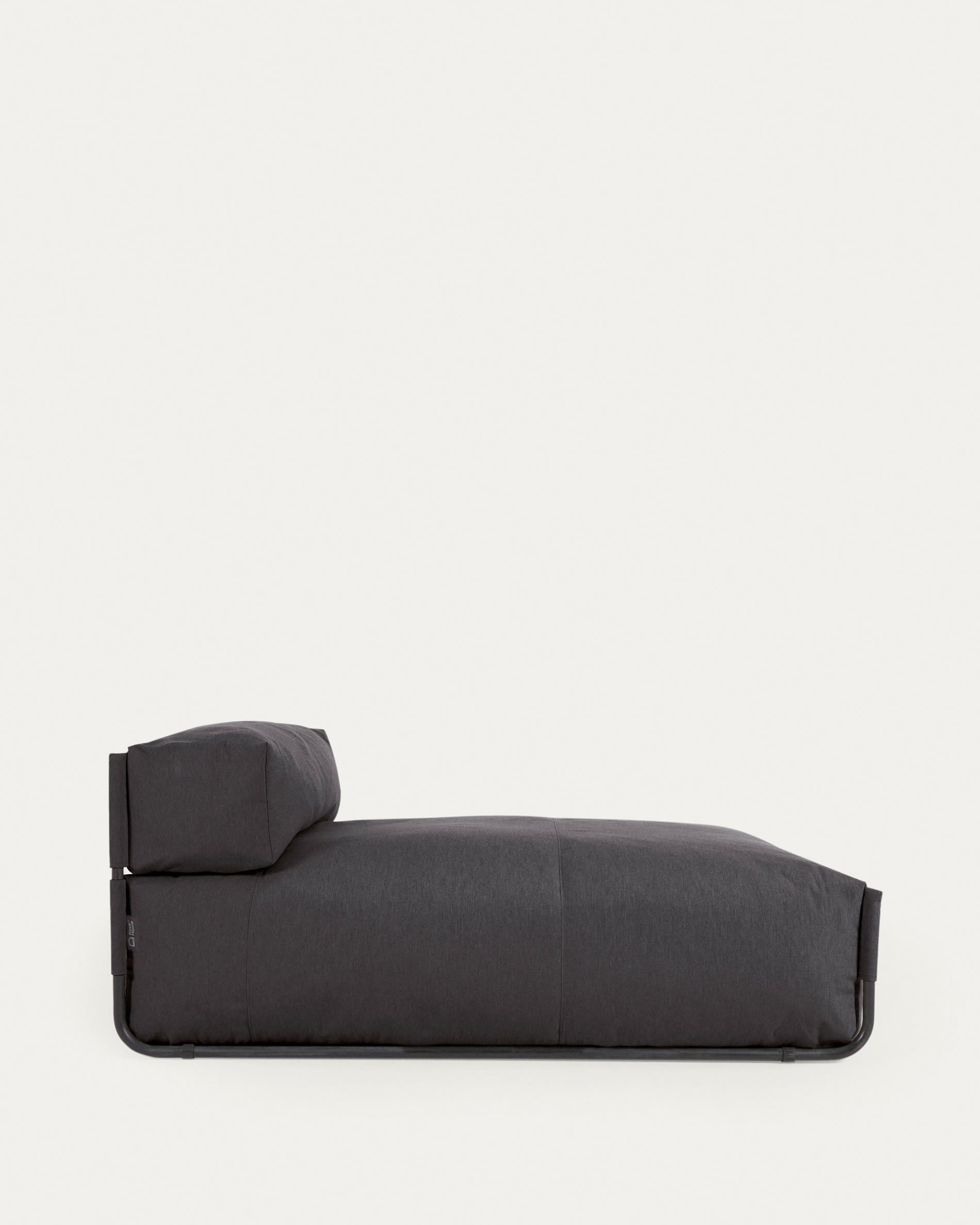 Genießen Sie stilvolle Entspannung im Freien mit dem Square Pouf Modularsofa longue von Kave Home. Robust, wetterfest und modern!