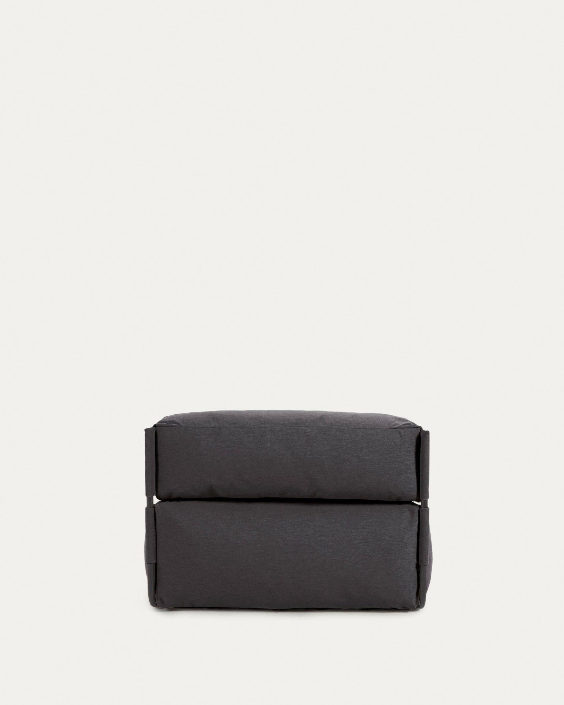 Genießen Sie stilvolle Entspannung im Freien mit dem Square Pouf Modularsofa longue von Kave Home. Robust, wetterfest und modern!
