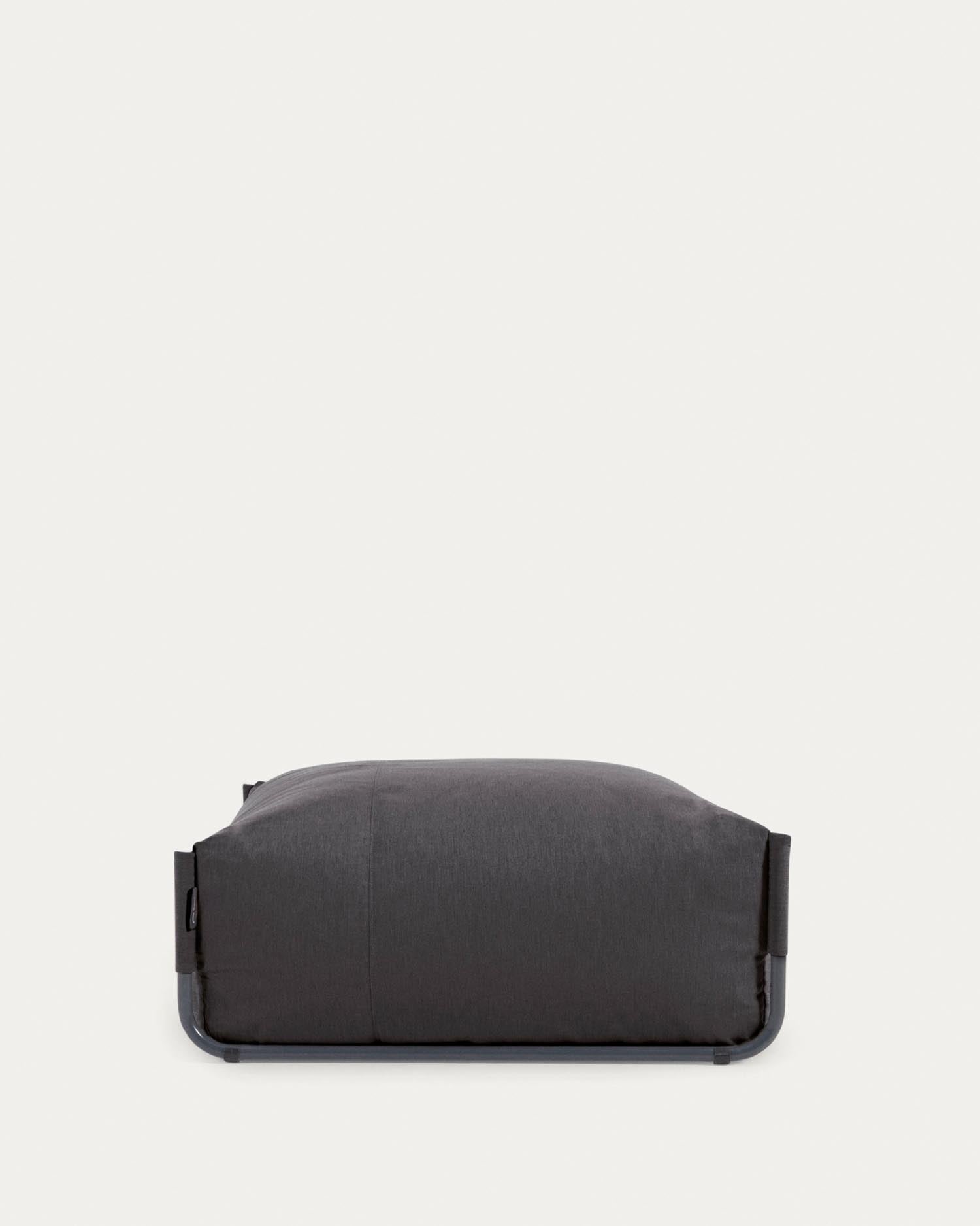 Genießen Sie den Square Pouf Modularsofa von Kave Home – 101 x 101 cm, elegantes Design aus wetterfestem Material und stabilem Aluminium für Ihren Außenbereich!