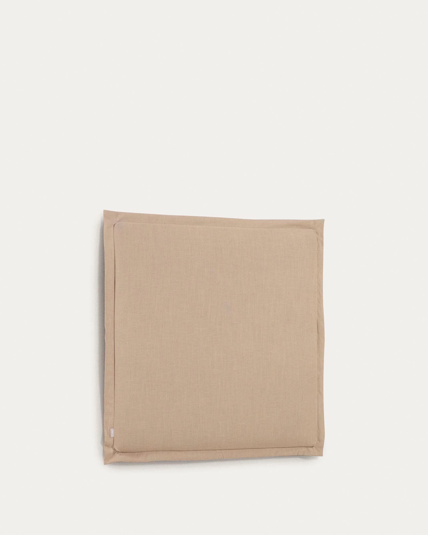 Entdecken Sie das Tanit Bettkopfteil von Kave Home: abnehmbarer Leinenbezug in Beige, ideal für 90 cm Betten. Stil und Nachhaltigkeit vereint!