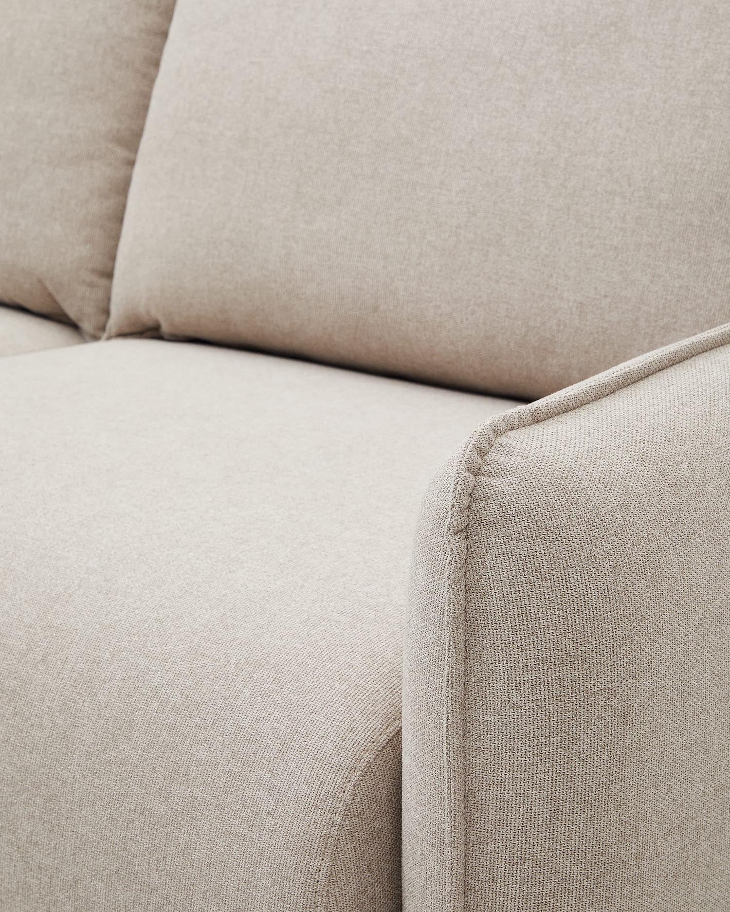 Beige Carlota 2-Sitzer-Sofa von Kave Home, 184 cm, elegantes Design, nachhaltige Materialien, ideal für stilvolle Wohnräume und Komfort.