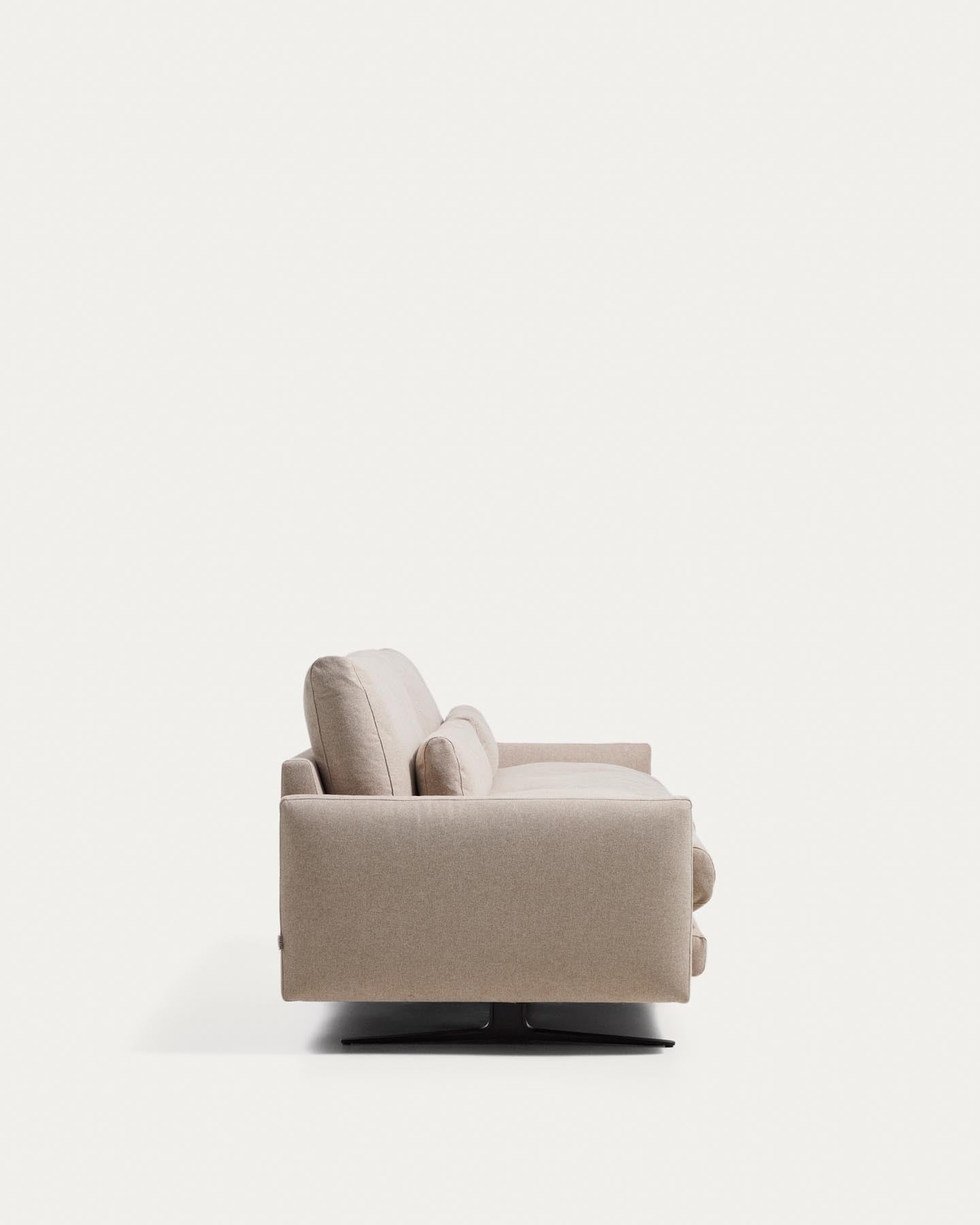 2-Sitzer-Sofa Veliro, schwer entflammbar, in Beige mit Stahlbeinen mit schwarzem Finish, 210 cm, FSC Mix Credit in Beige präsentiert im Onlineshop von KAQTU Design AG. 2er Sofa ist von Kave Home