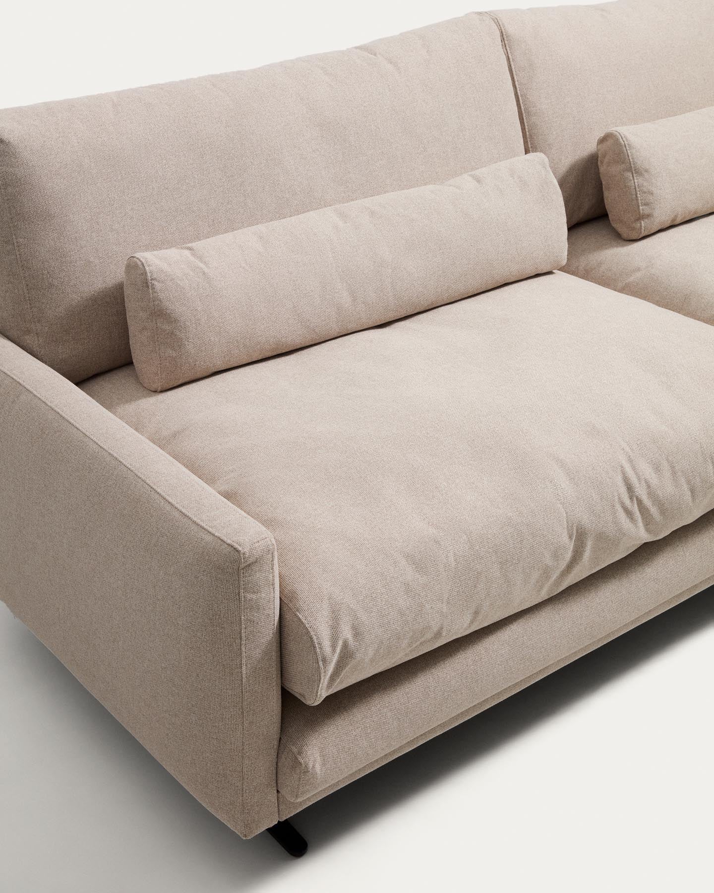 3-Sitzer-Sofa Veliro, schwer entflammbar, in Beige mit Stahlbeinen mit schwarzem Finish, 240 cm, FSC Mix Credit in Beige präsentiert im Onlineshop von KAQTU Design AG. 3er Sofa ist von Kave Home