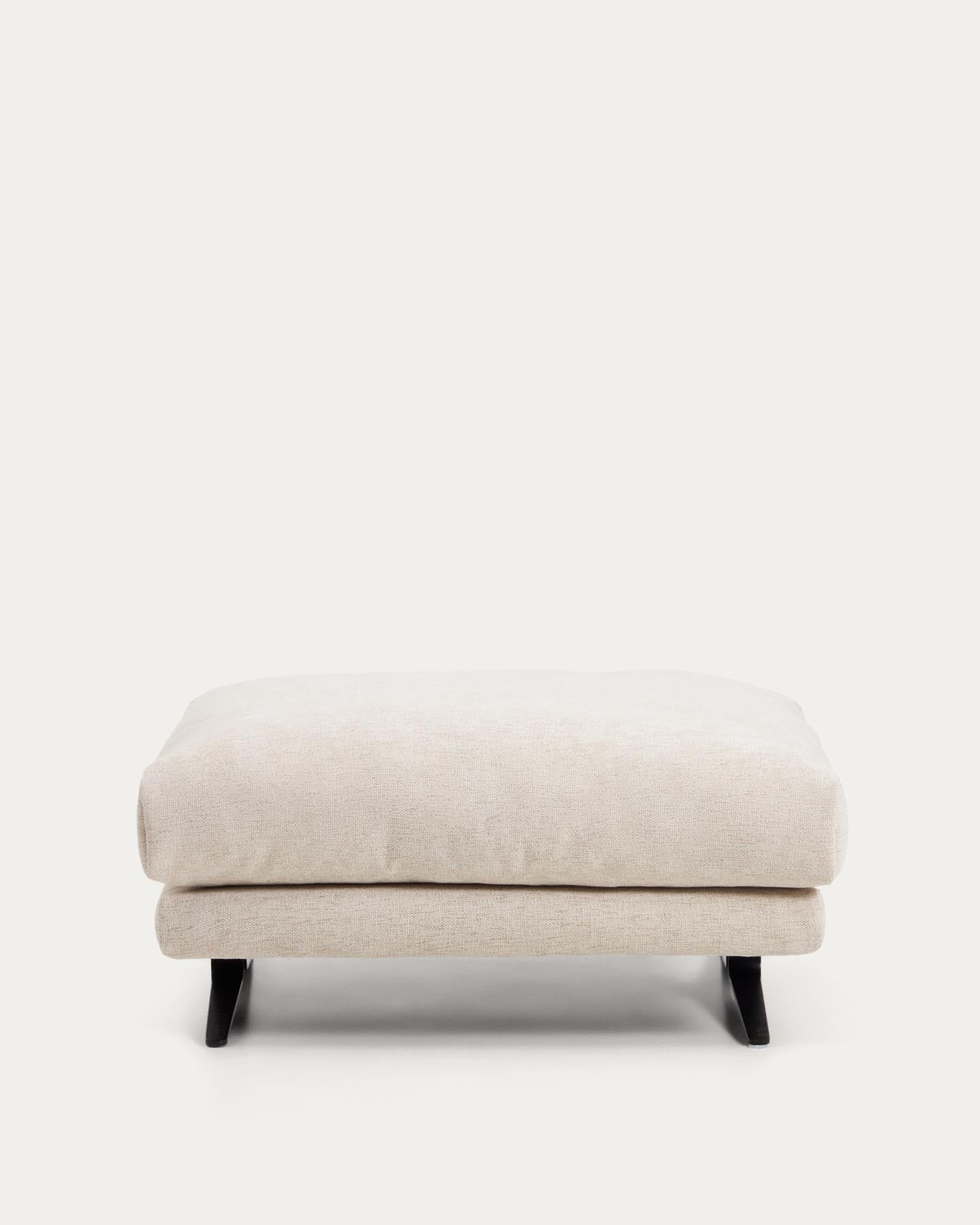 Fußablage Veliro aus beiger Chenille mit schwarzen Stahlbeinen, 85 x 90 cm, FSC Mix Credit in Beige präsentiert im Onlineshop von KAQTU Design AG. Pouf ist von Kave Home