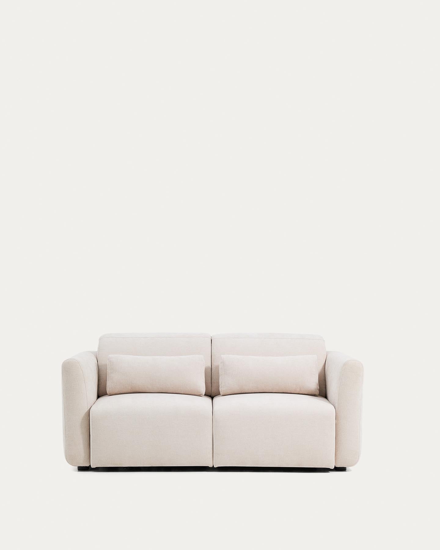 2-Sitzer-Sofa Lares mit elektrisch ausfahrbaren Sitzen und verstellbarer Kopfstütze in beiger Chenille, 180 cm in Beige präsentiert im Onlineshop von KAQTU Design AG. 2er Sofa ist von Kave Home