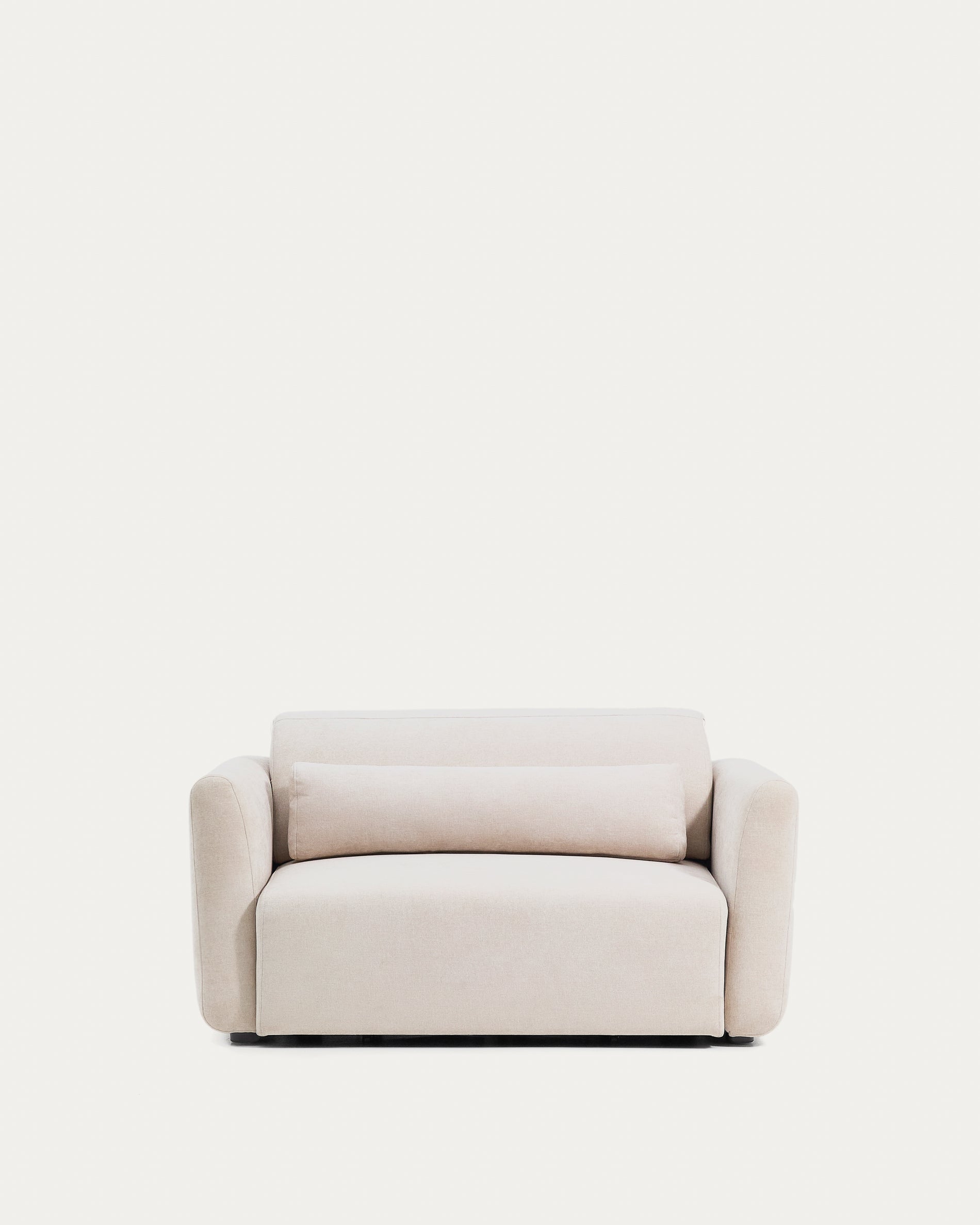 2-Sitzer-Sofa Lares mit elektrisch ausfahrbaren Sitzen und verstellbarer Kopfstütze in beiger Chenille, 150 cm in Beige präsentiert im Onlineshop von KAQTU Design AG. 2er Sofa ist von Kave Home