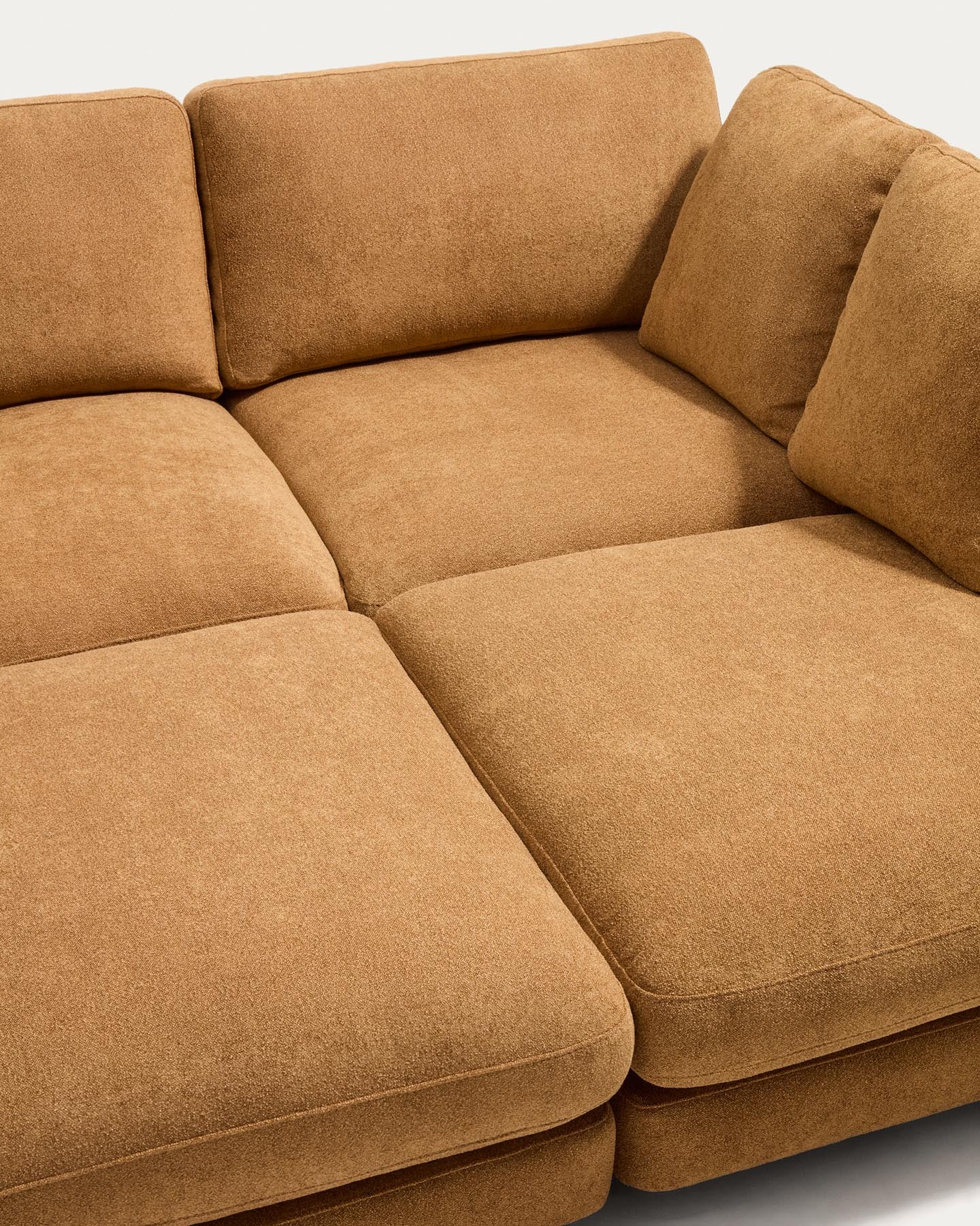 3-Sitzer-Sofa Gala aus Microbouclé mit doppelter Chaiselongue in Senfgelb, FSC Mix Credit, 210 cm in Senfgelb präsentiert im Onlineshop von KAQTU Design AG. 3er Sofa ist von Kave Home