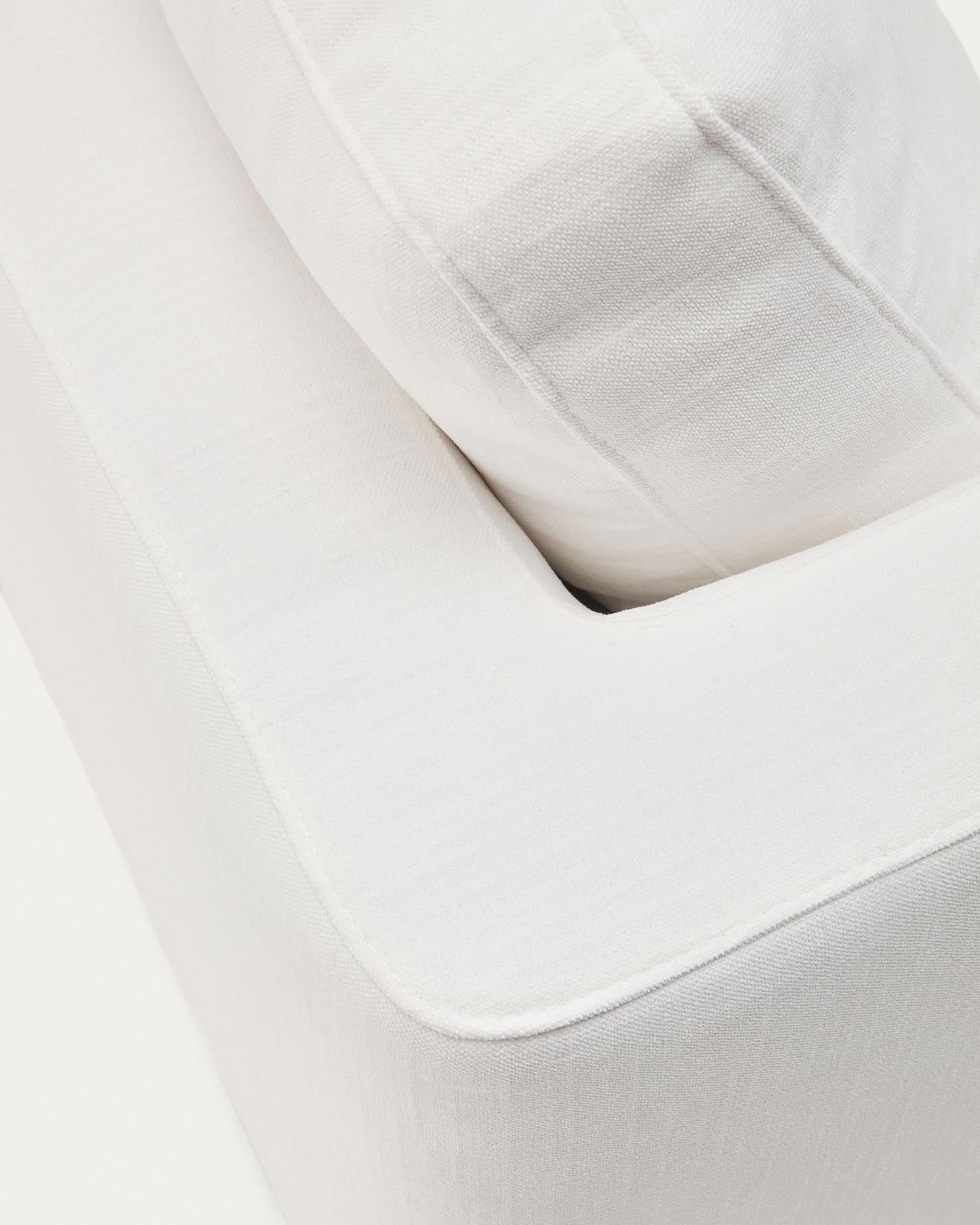 Erleben Sie das Gala 4-Sitzer-Sofa mit Chaiselongue rechts in edlem Weiss – der perfekte Ort für Entspannung und gesellige Stunden.