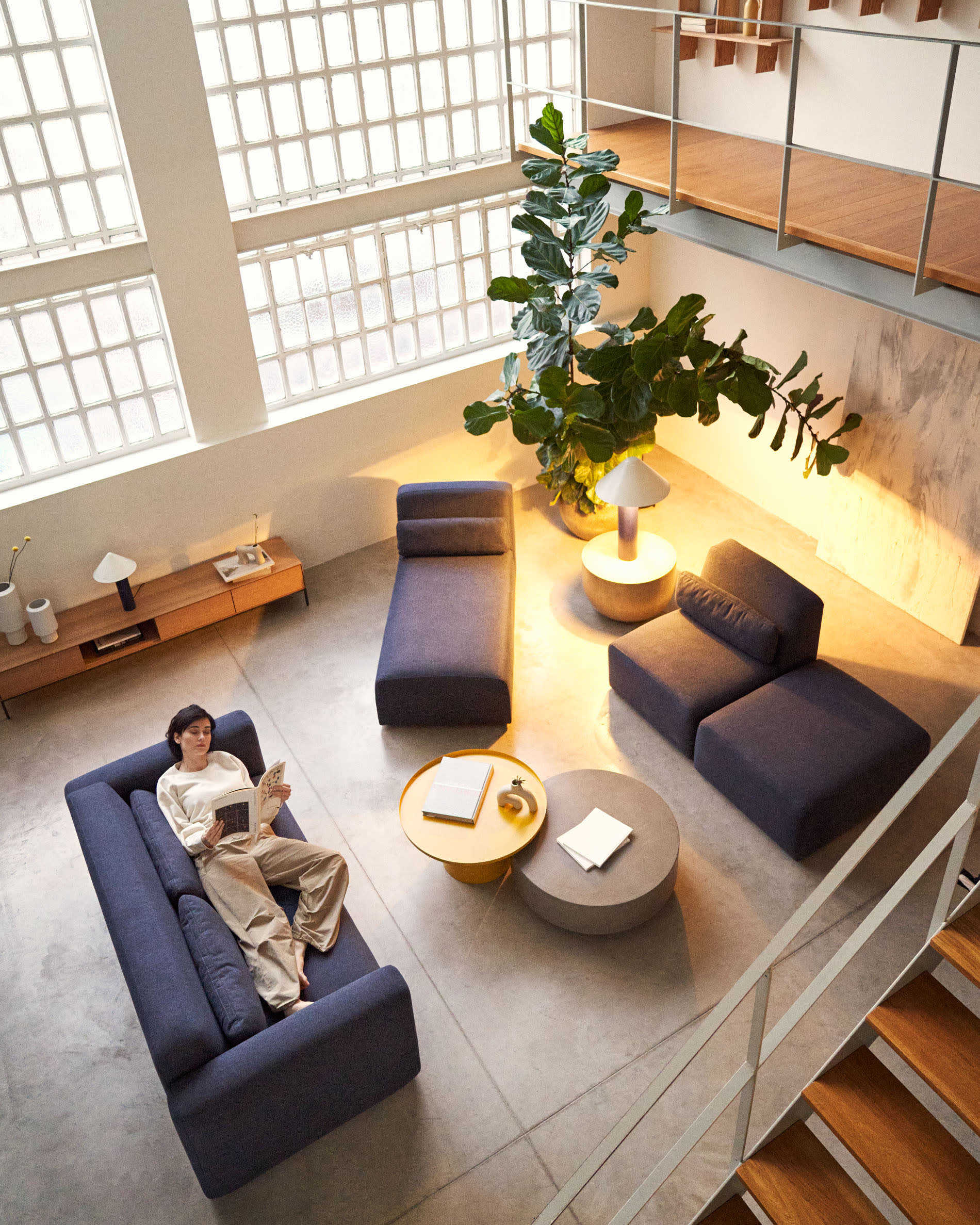 Neom Chaiselongue-Modul in Blau, 152x75 cm, FSC-zertifiziert, von Kave Home – modern, komfortabel und umweltfreundlich.