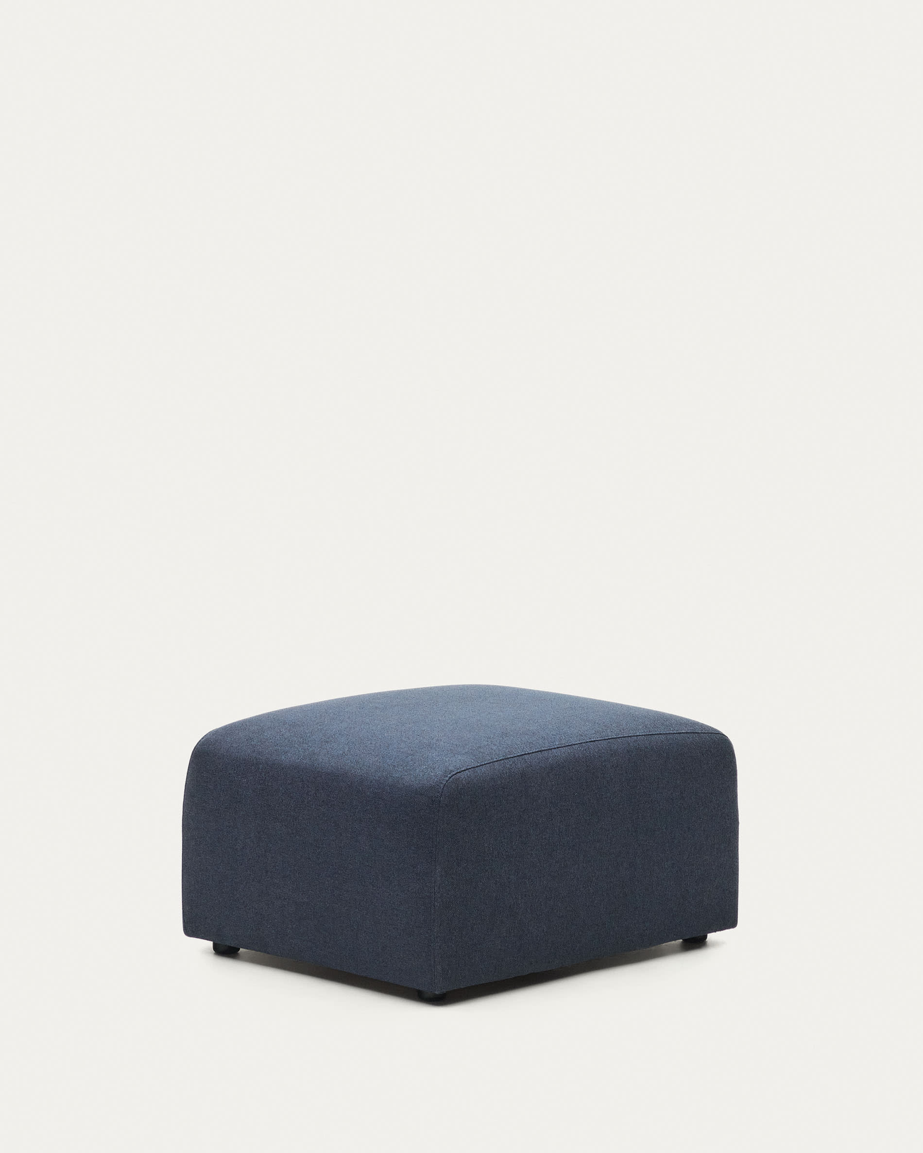 Das Neom Fussablagemodul in Blau (75x64 cm) von Kave Home kombiniert modernes Design mit nachhaltiger Herstellung.