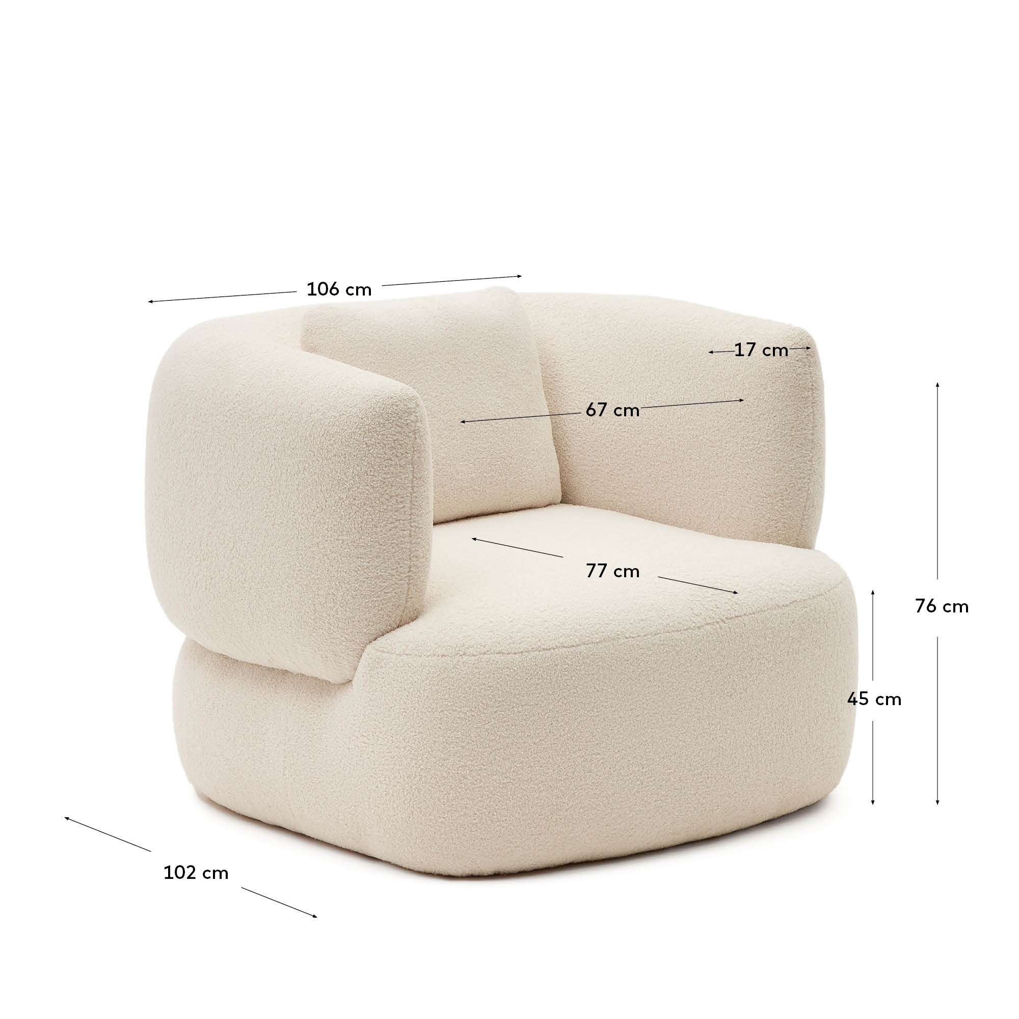 Sessel mit Kissen Martina in Lammfelloptik in Ecru FSC Mix Credit in Weiss präsentiert im Onlineshop von KAQTU Design AG. Sessel ist von Kave Home