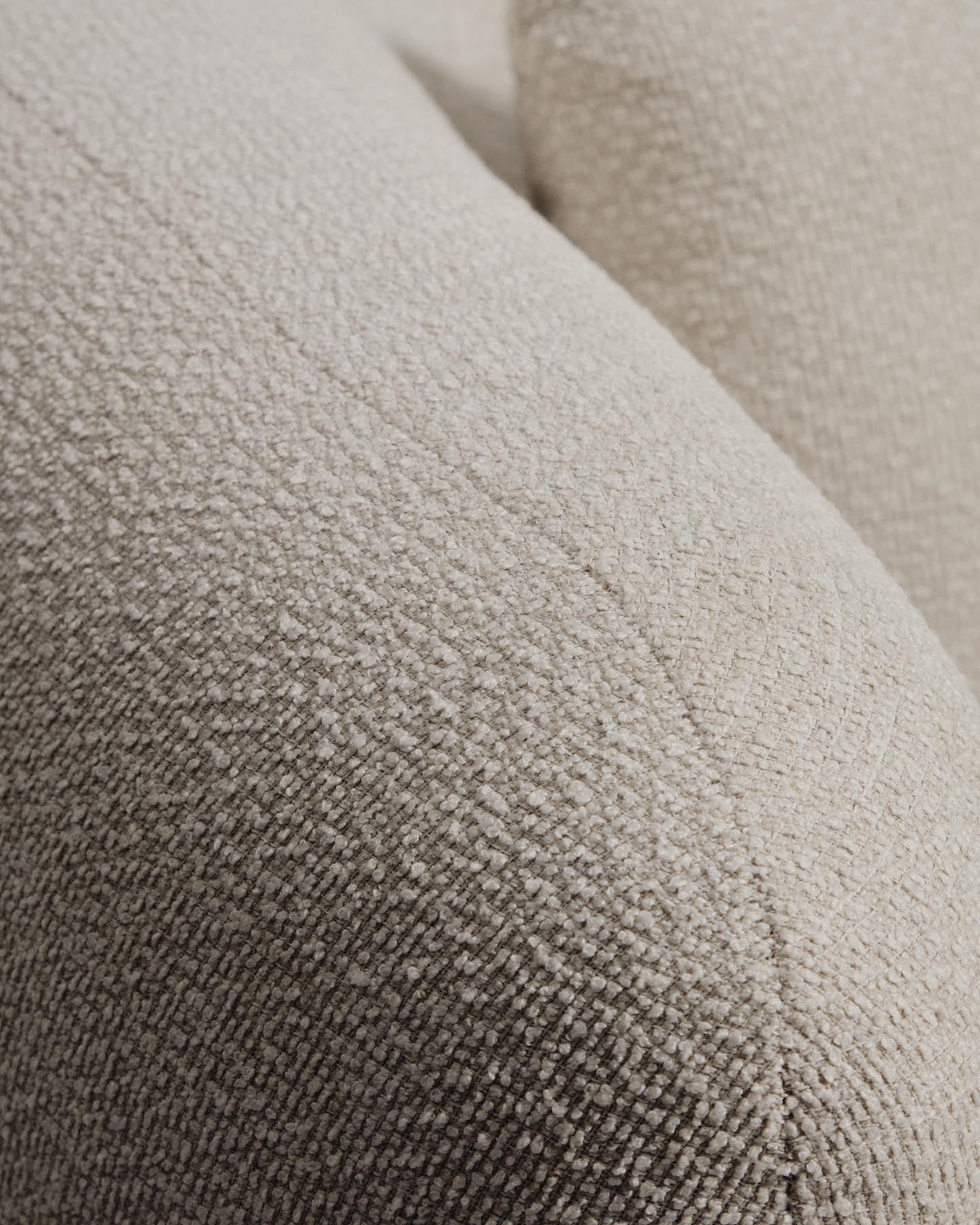 Schwer entflammbarer Drehsessel Martina mit Kissen in Chenille in Steinton FSC Mix Credit in Steinfarben präsentiert im Onlineshop von KAQTU Design AG. Sessel ist von Kave Home