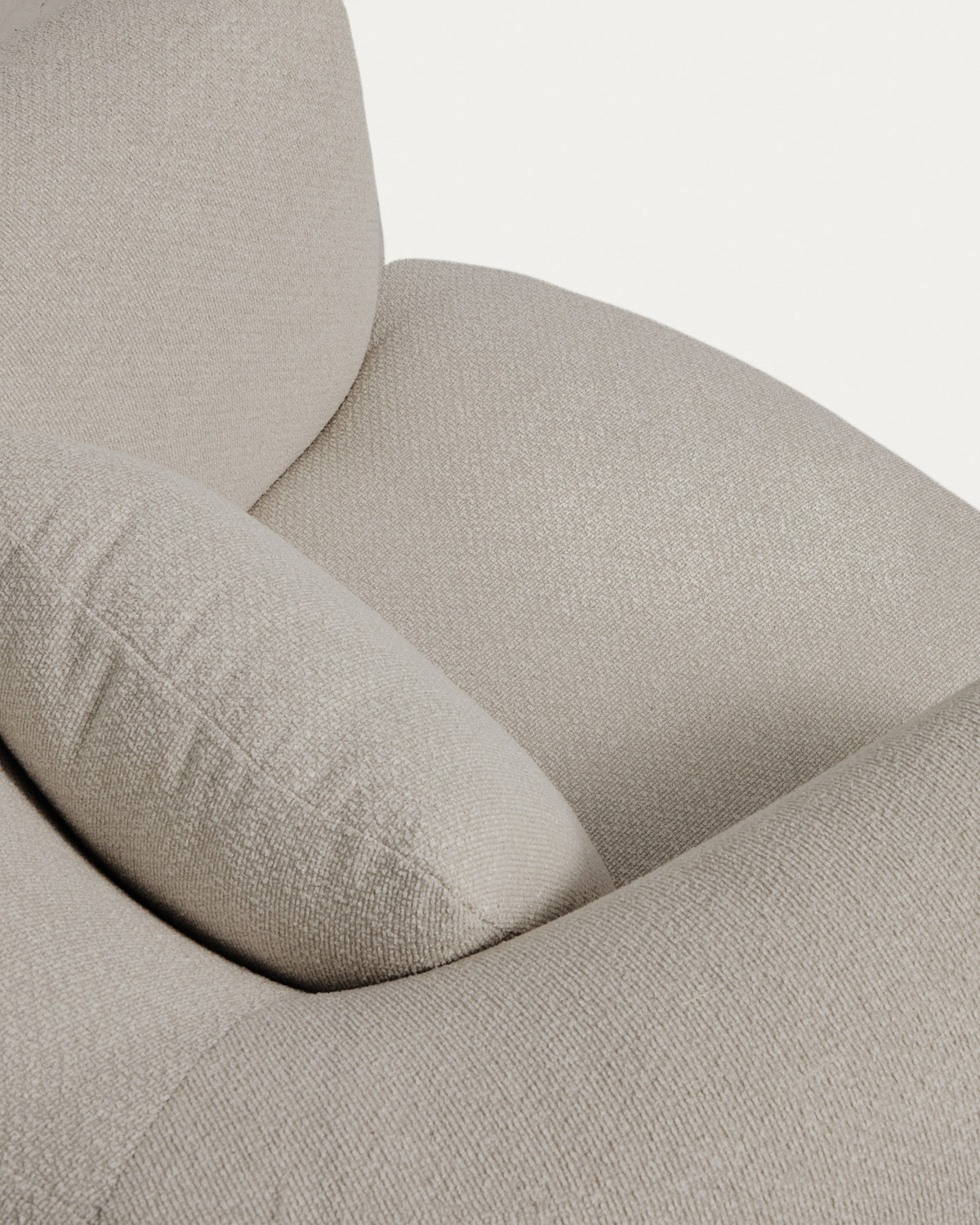 Drehsessel Martina mit Kissen mit Chenille in Steinton FSC Mix Credit in Steinfarben präsentiert im Onlineshop von KAQTU Design AG. Drehsessel ist von Kave Home