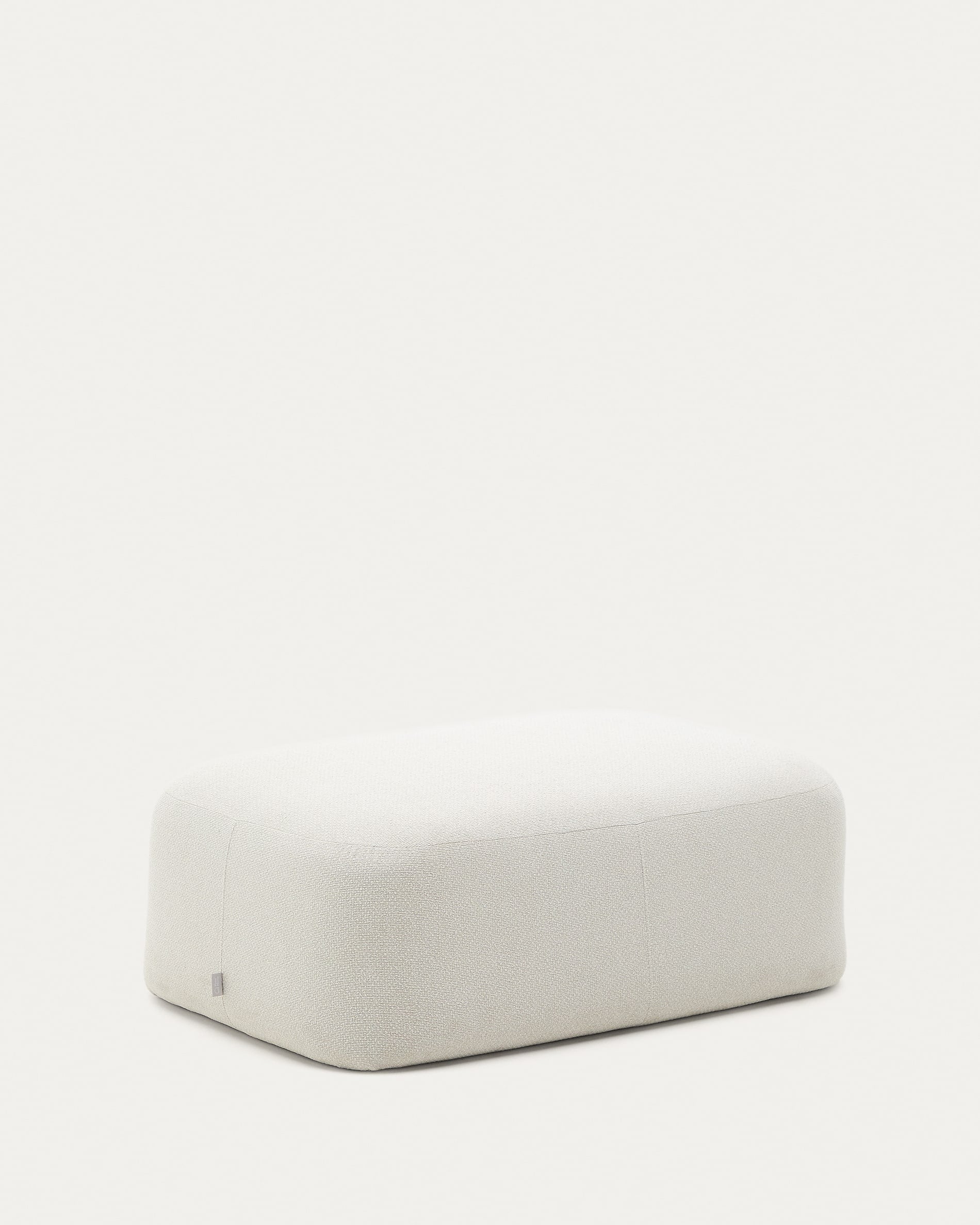 Eleganter Fusshocker Martina in Chenille Écru, 123x85 cm. Vielseitig, stilvoll, luxuriös und pflegeleicht. Perfekt für moderne Wohnräume.