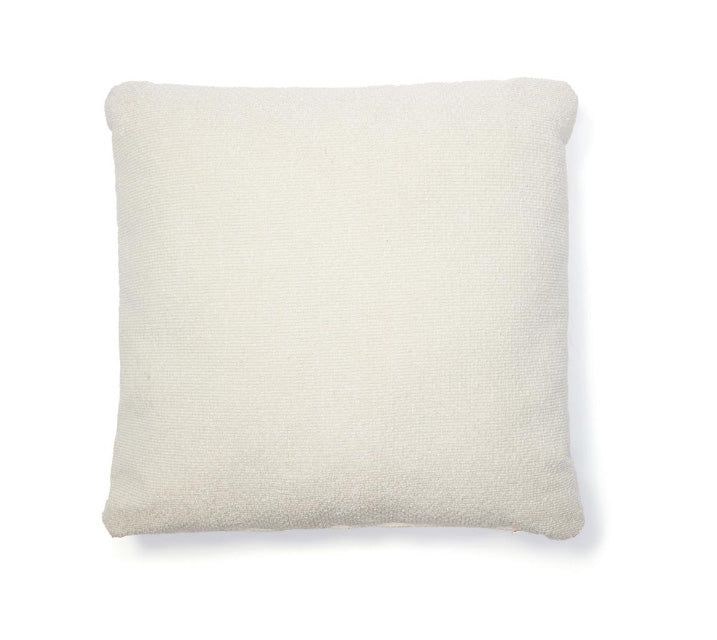 Martina Kissen in Ecru: Nachhaltig, komfortabel, 60x52 cm. Bouclé-Textur, modern und zeitlos. Perfekt für stilvolle Entspannung.