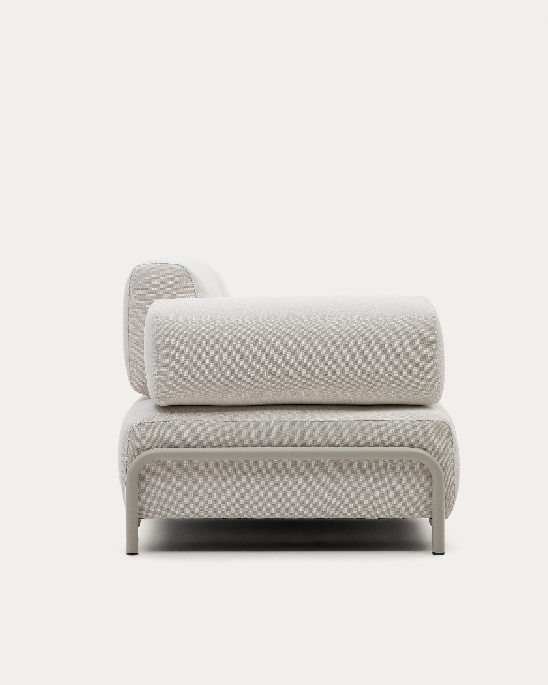 Elegantes 3-Sitzer-Sofa von Kave Home, beige, 232 cm, mit robustem Metallgestell – perfekt für moderne Wohnräume.