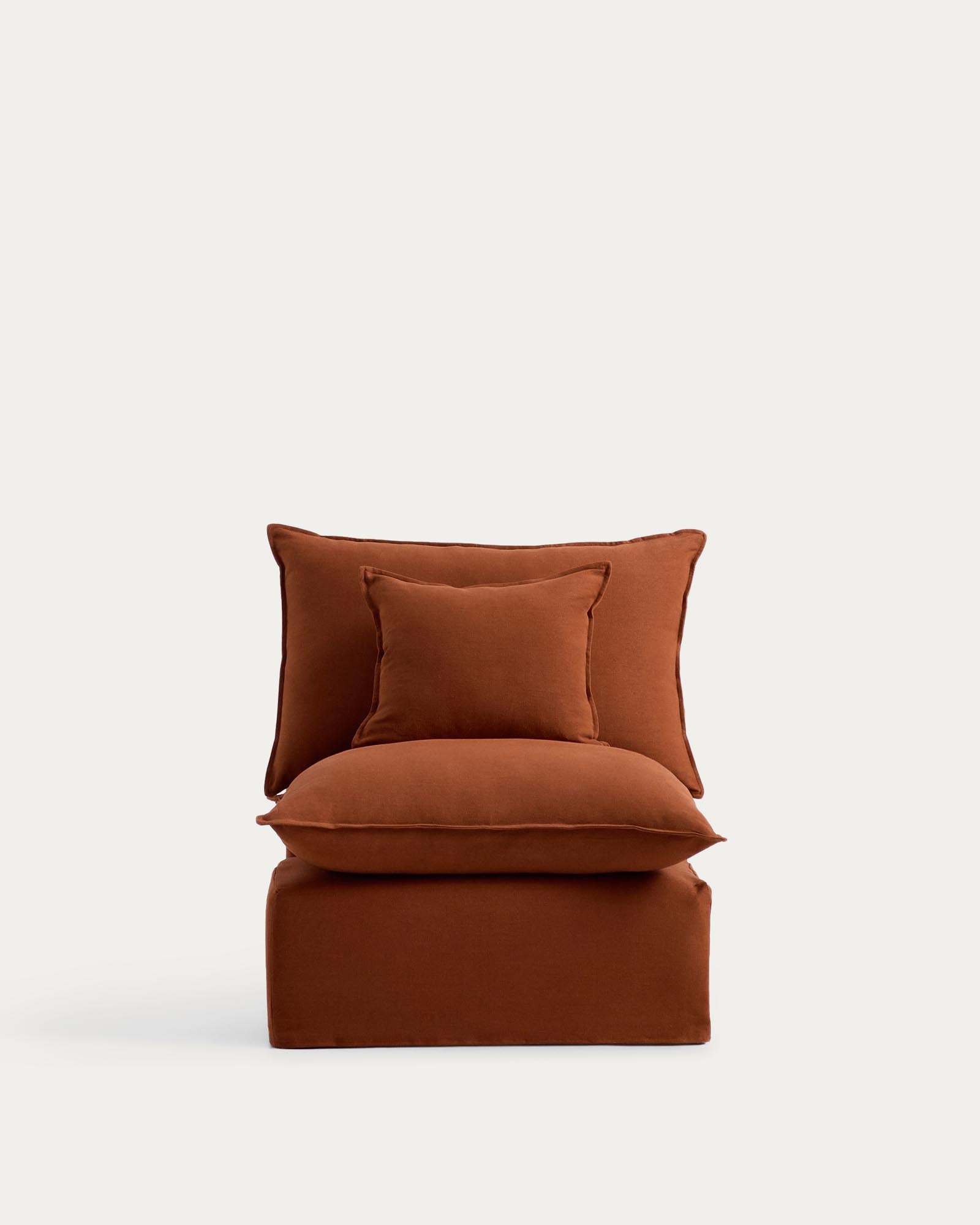 Sessel Anarela mit abnehmbarem Bezug aus Leinen in Terrakotta, 90 cm, FSC Mix Credit in Terrakotta präsentiert im Onlineshop von KAQTU Design AG. Sessel ist von Kave Home