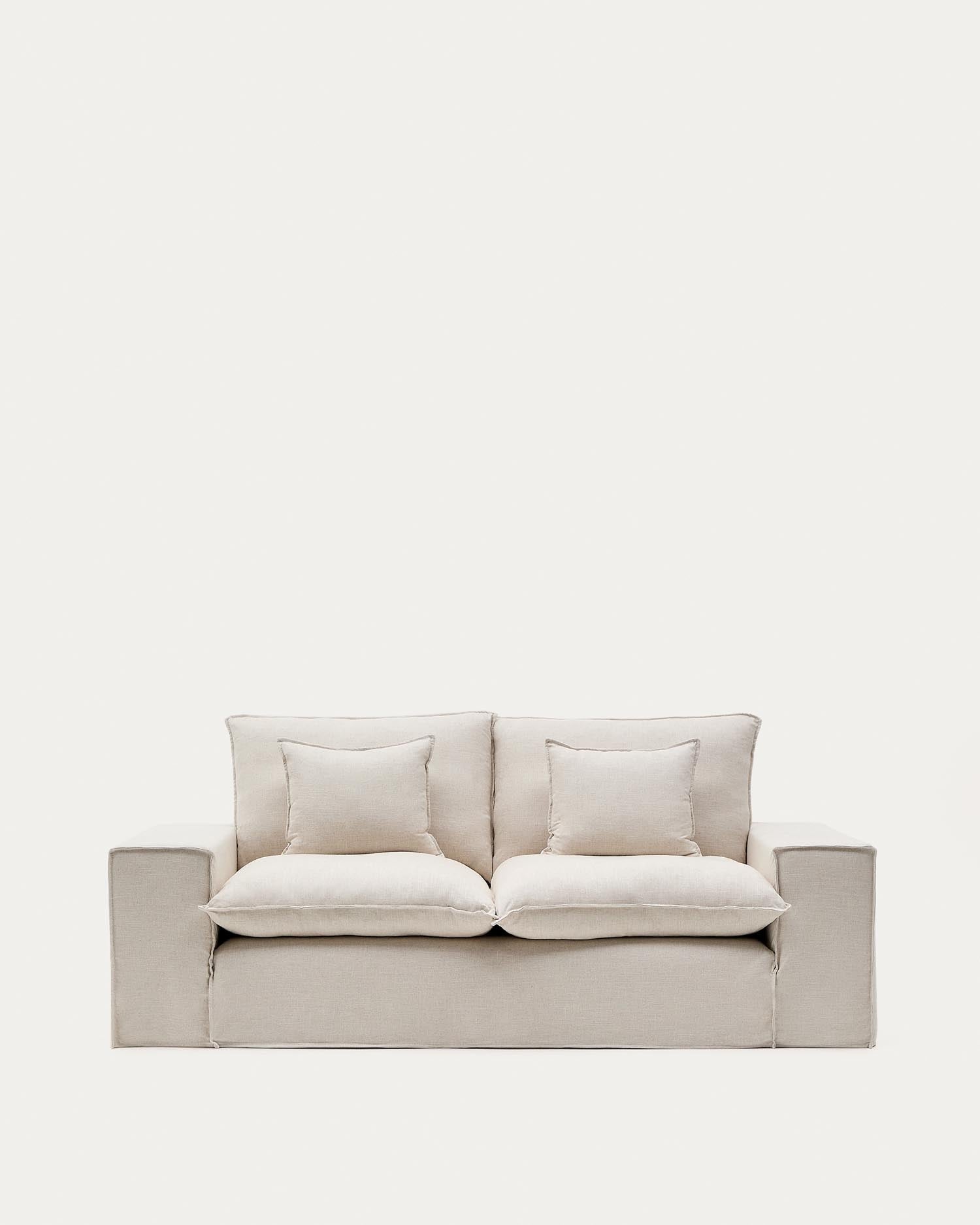 2-Sitzer Sofa Anarela mit abnehmbarem Bezug und beigen Leinenkissen 240 cm in Beige präsentiert im Onlineshop von KAQTU Design AG. 2er Sofa ist von Kave Home