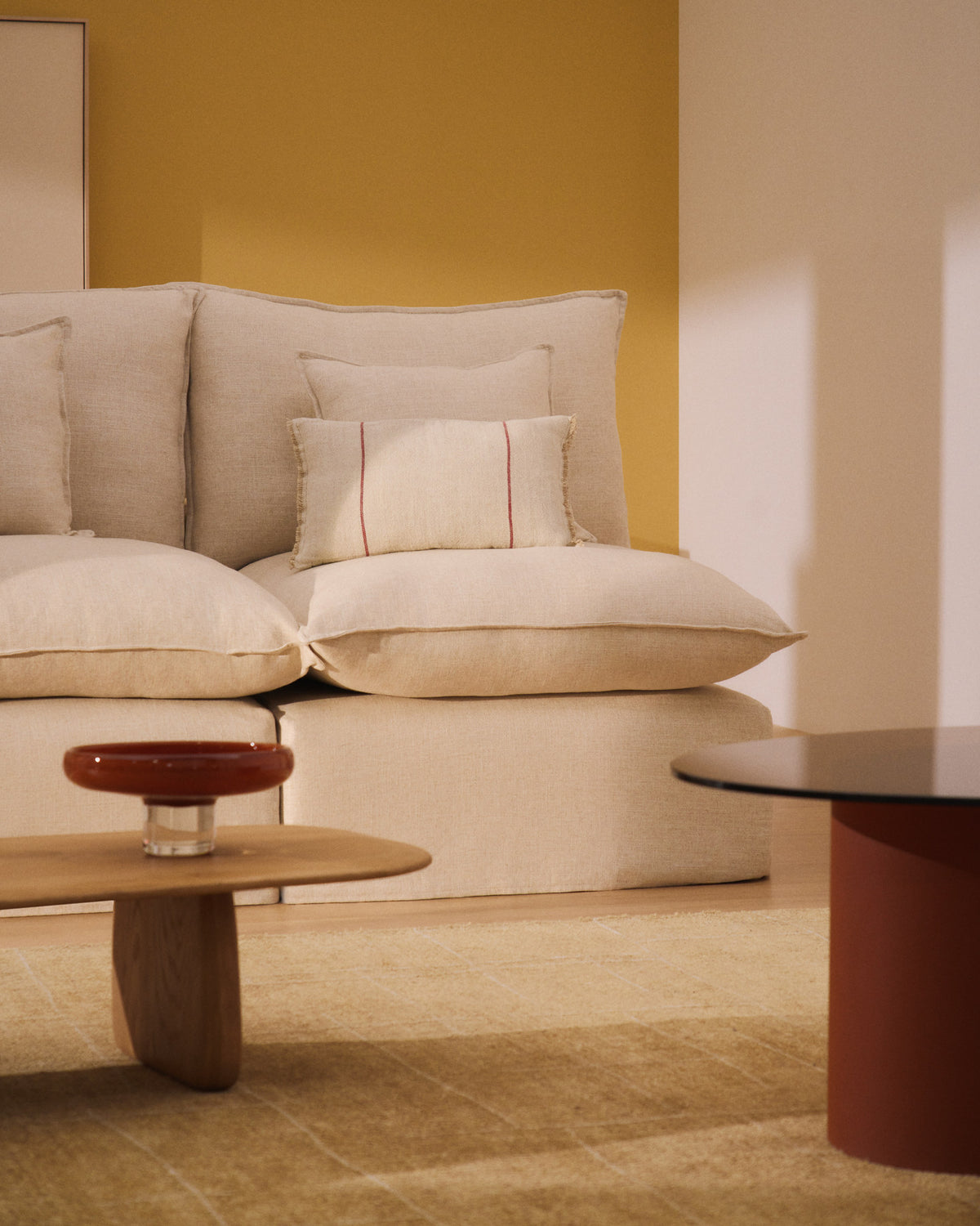 3-Sitzer-Modularsofa Anarela mit abnehmbarem Bezug aus Leinen und Viskose in Beige, 270 cm, FSC Mix Credit in Beige präsentiert im Onlineshop von KAQTU Design AG. 3er Sofa ist von Kave Home
