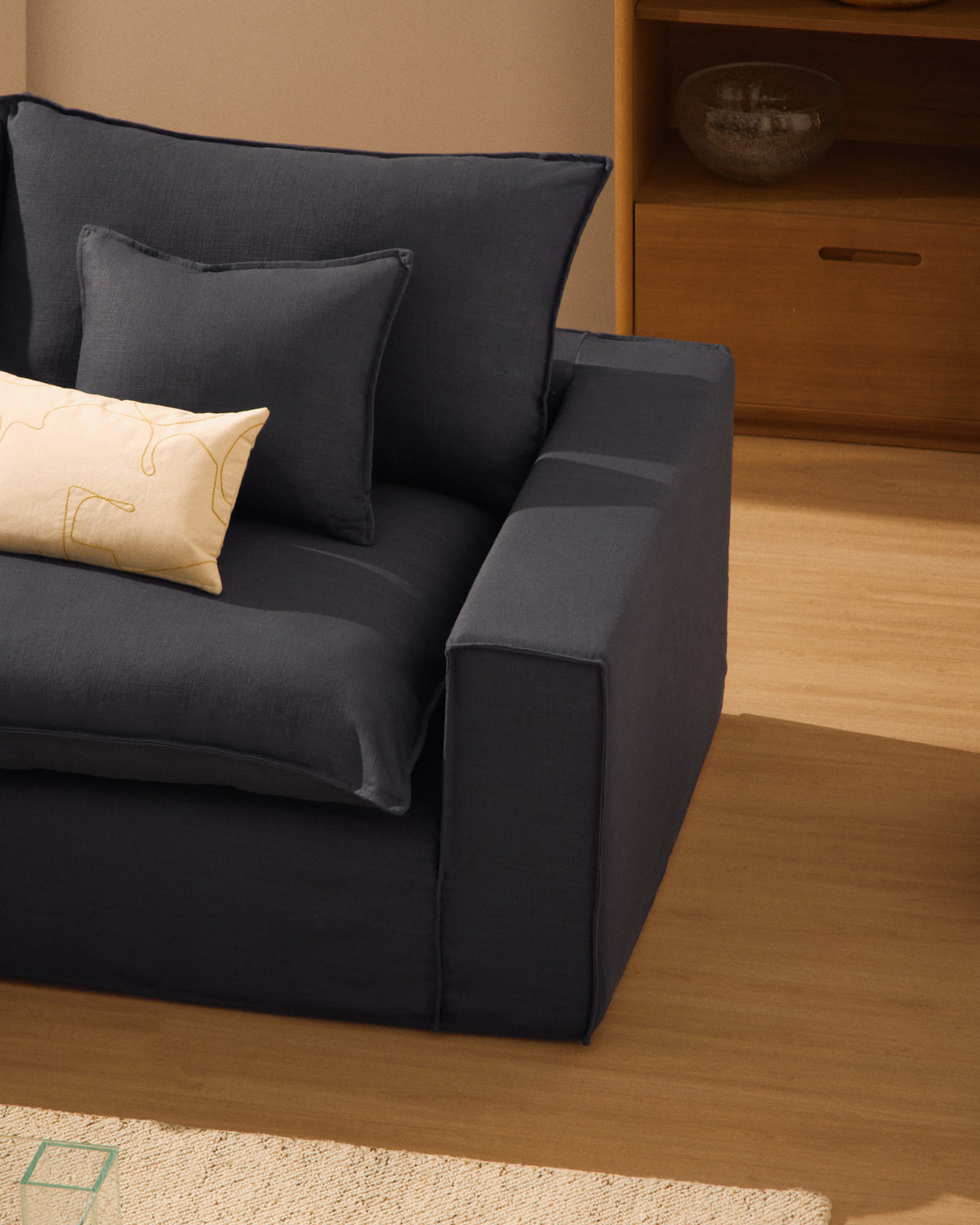 3-Sitzer-Modularsofa Anarela mit abnehmbarem Bezug aus Leinen und Viskose in Dunkelgrau, 310 cm, FSC Mix Credit in Dunkelgrau präsentiert im Onlineshop von KAQTU Design AG. 3er Sofa ist von Kave Home