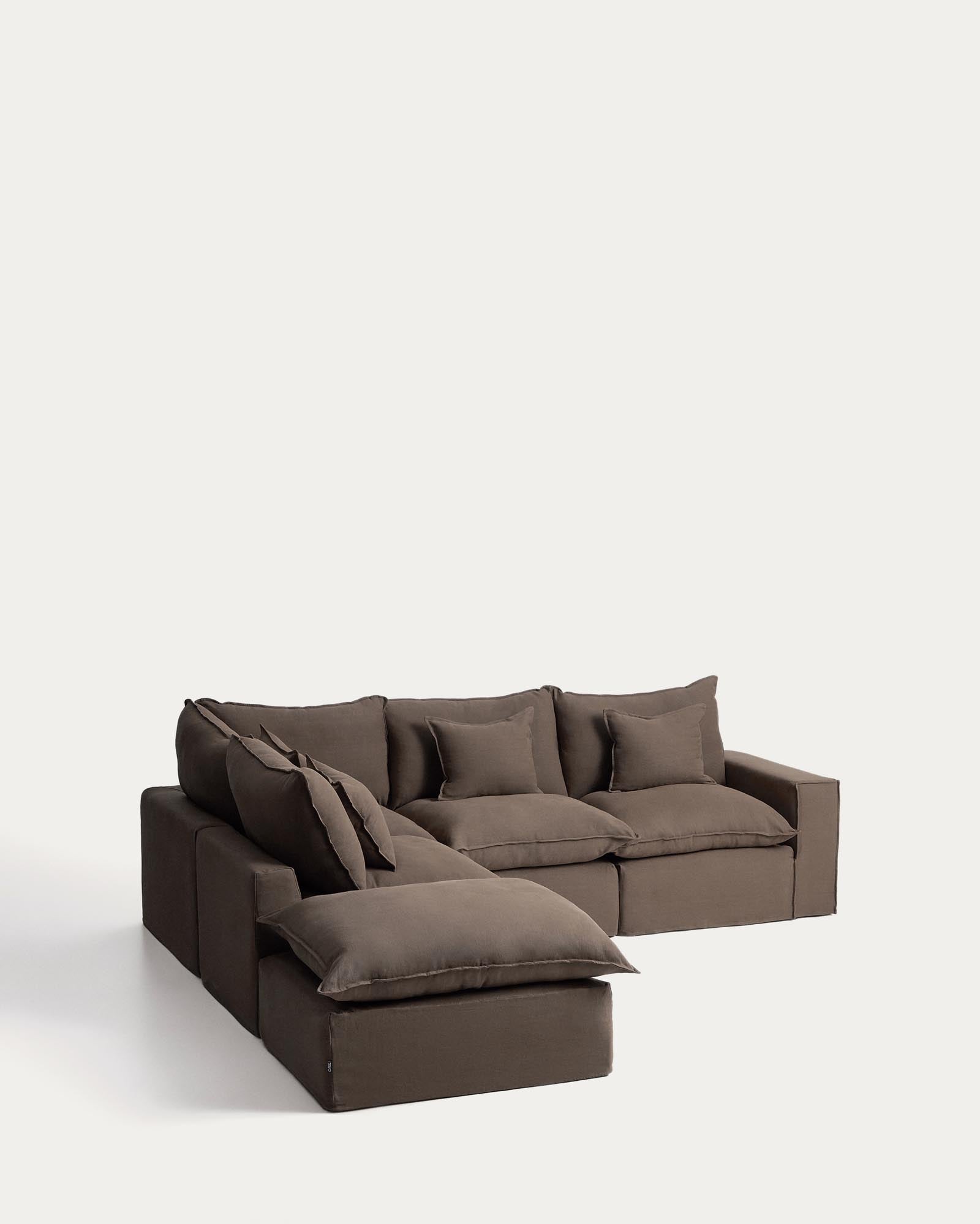 Modulares 4-Sitzer-Ecksofa Anarela in Taupe, mit abnehmbarem Leinenbezug, bietet Komfort und Flexibilität für jedes Wohnzimmer.
